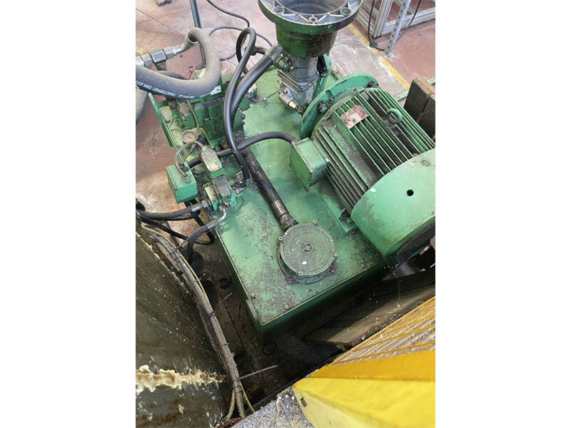 Varinelli Bv 16 X 1600 Vertical Broaching Machine - Color: Green