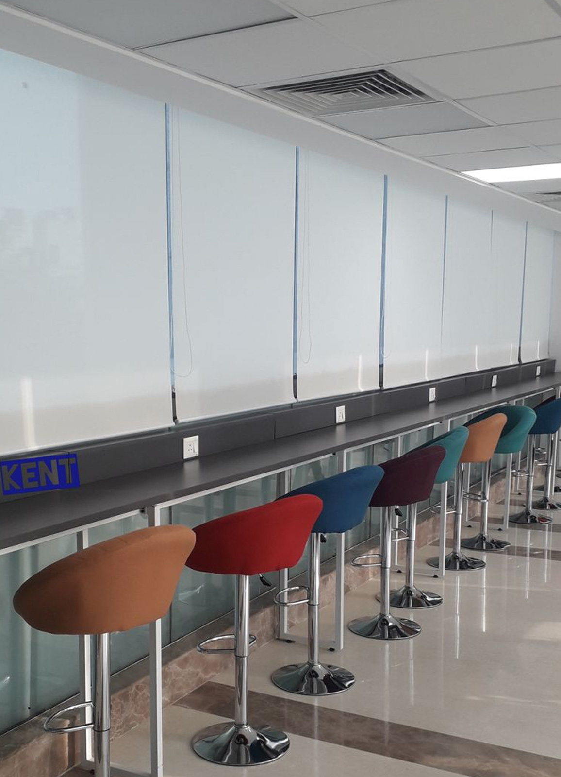 Motorized Roller Blind - Color: White
