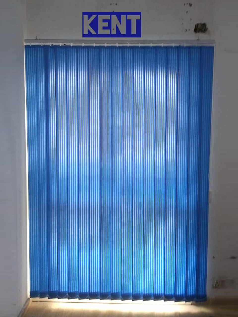 Windows Vertical Blind - High-quality Polyester, Foldable Design, Plain White Color | Anti-uv Protection, Modern Vertical Pattern For Enhanced Privacy