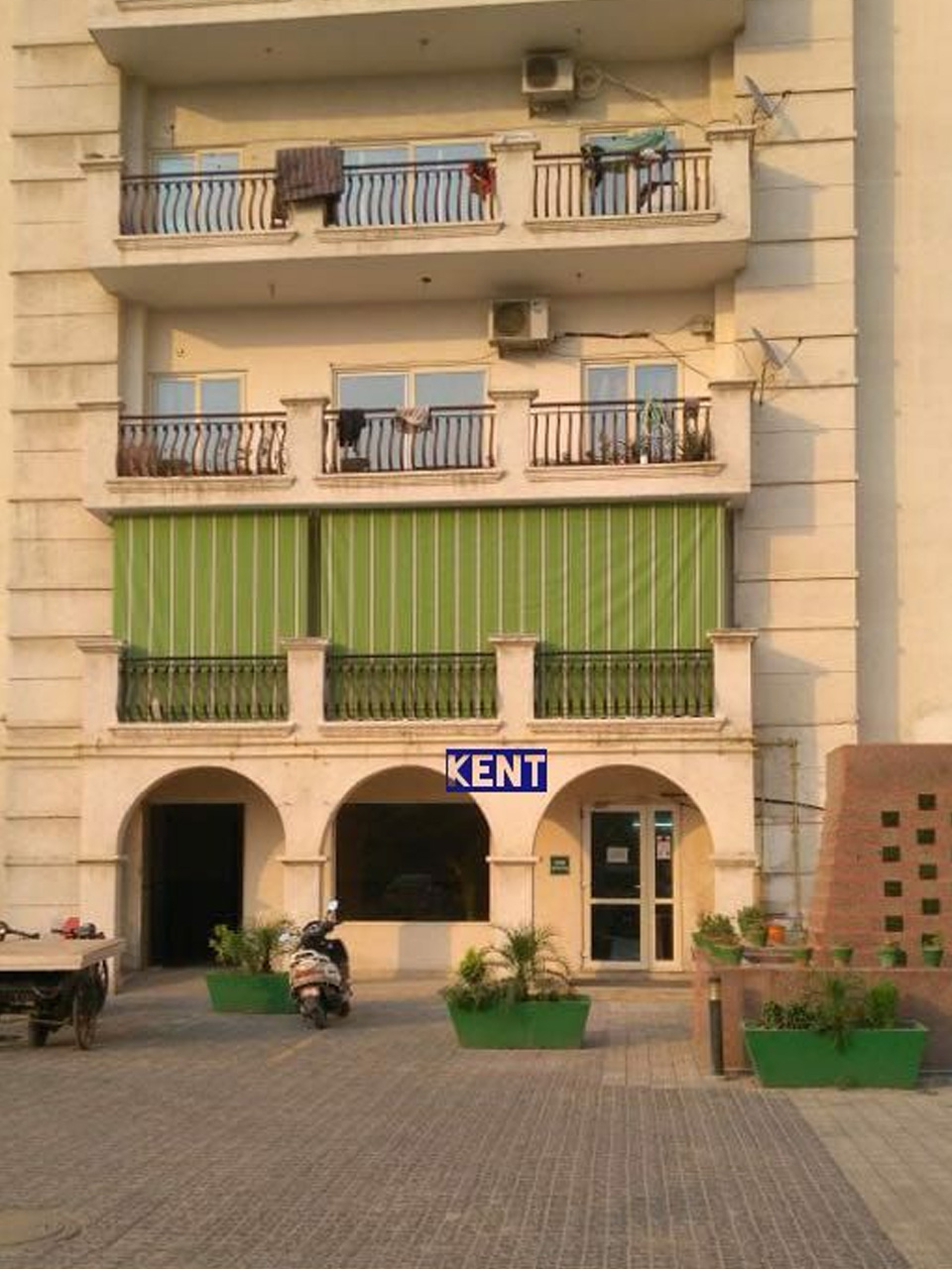 Vertical Drop Awning - Color: Multi Colour