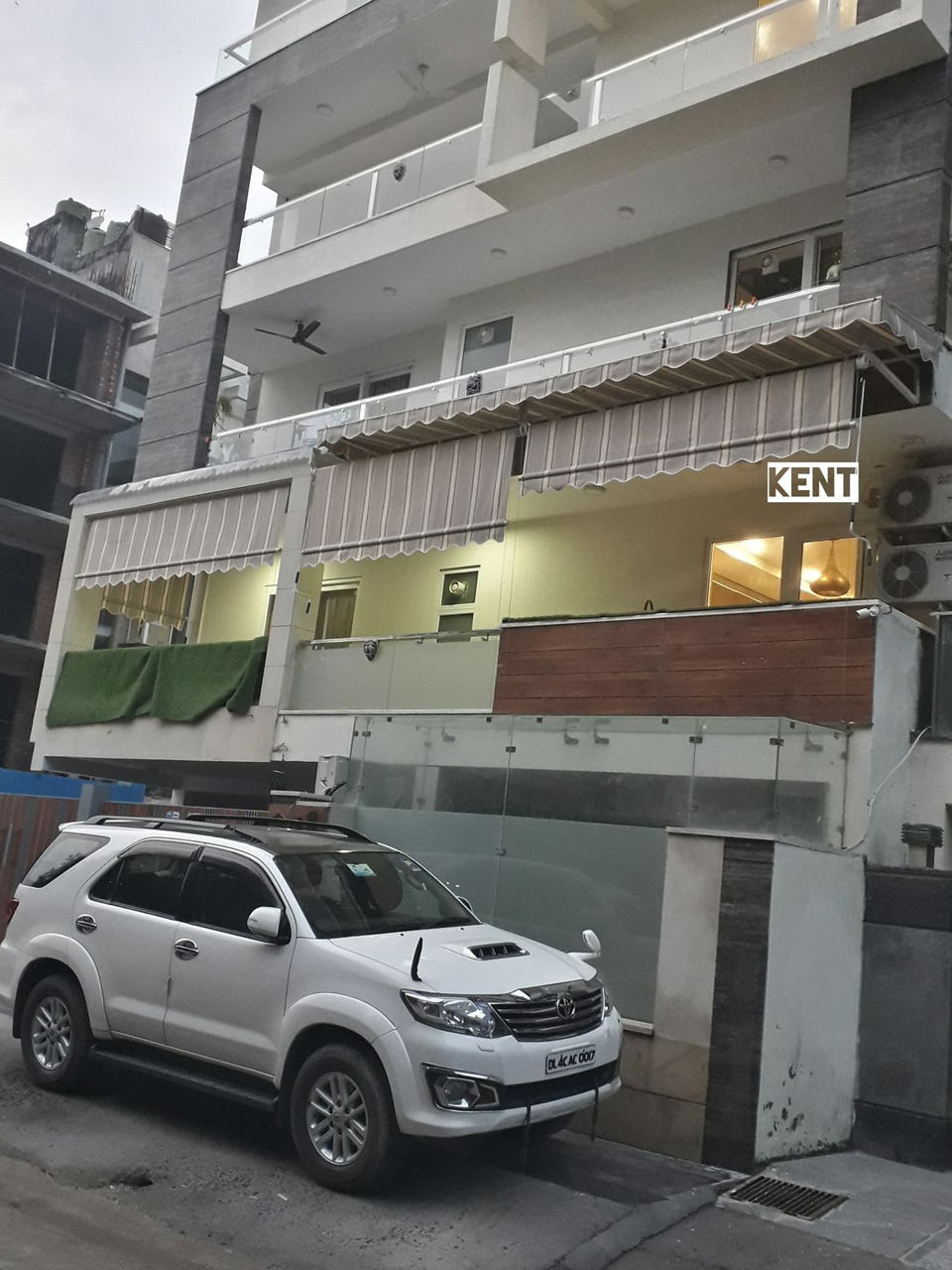 Vertical Drop Awning - Color: Multi Colour