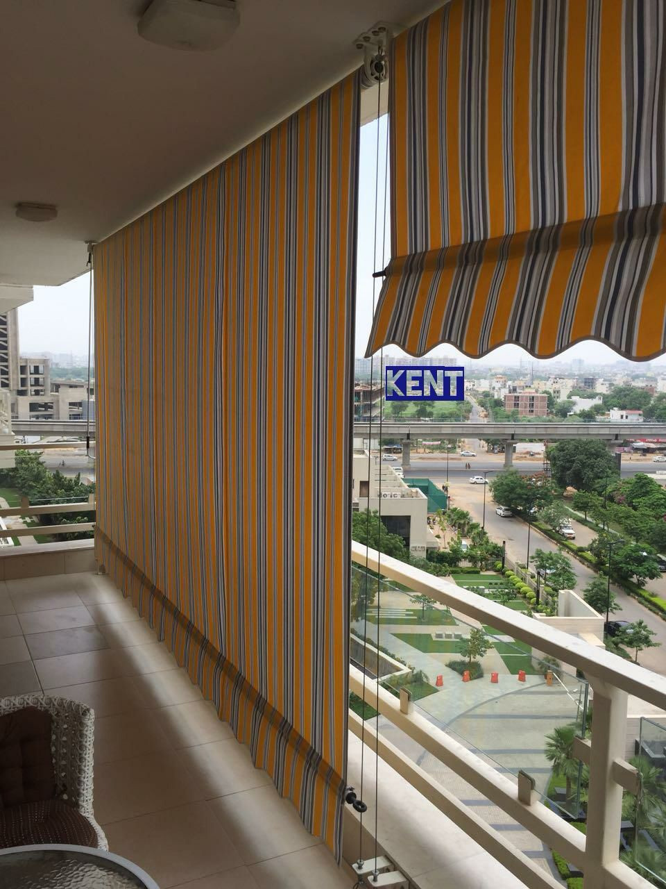 Commerical Vertical Awning - Color: Multi Colour