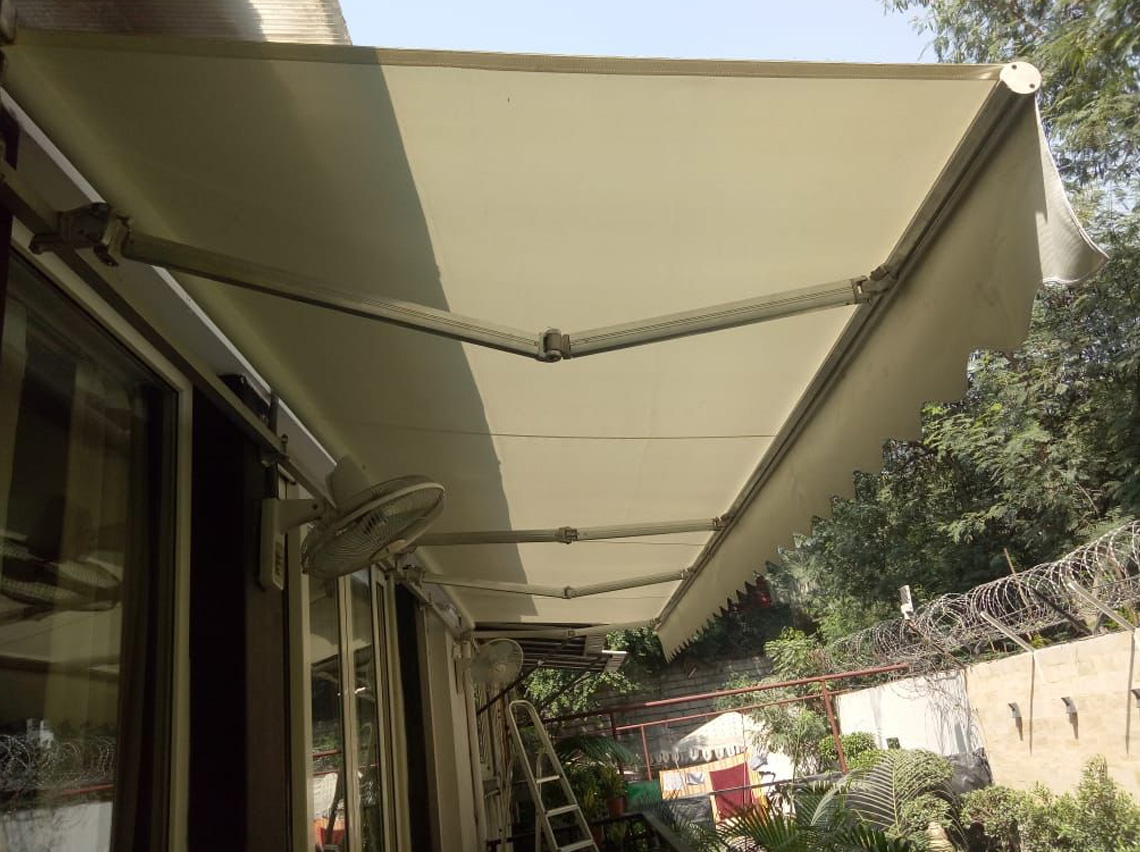 Green Retractable Awning - Waterproof Fabric, 16ft X 10ft, Green Color With Polished White Frame | Manual Operation, Uv Protection, Easy Installation