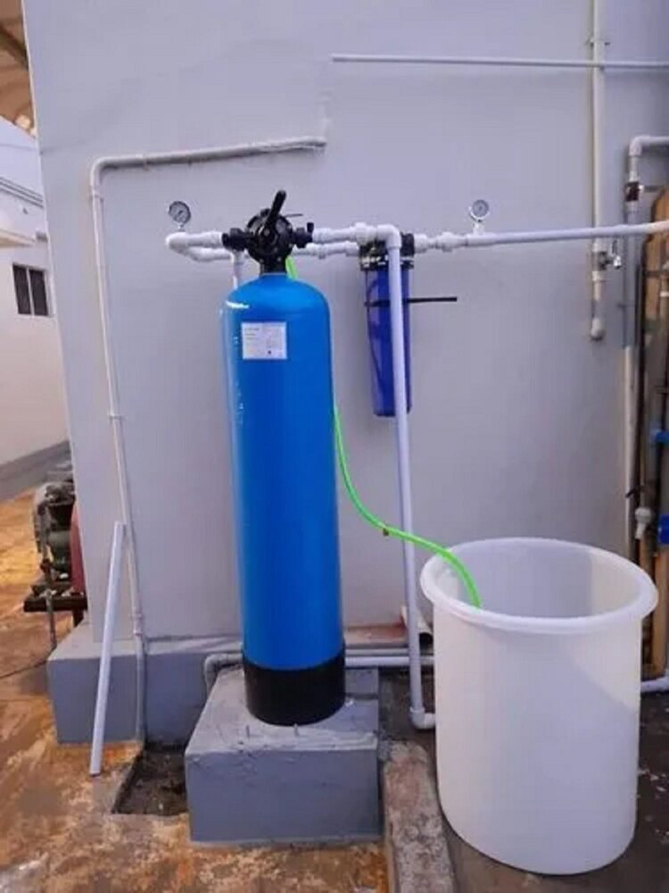 Water Softening System - Material: Plastic