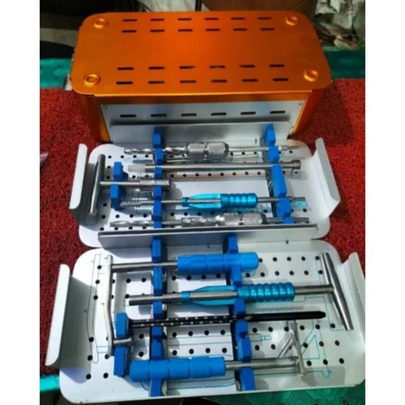 Dhs Set - Material: Stainless Steel