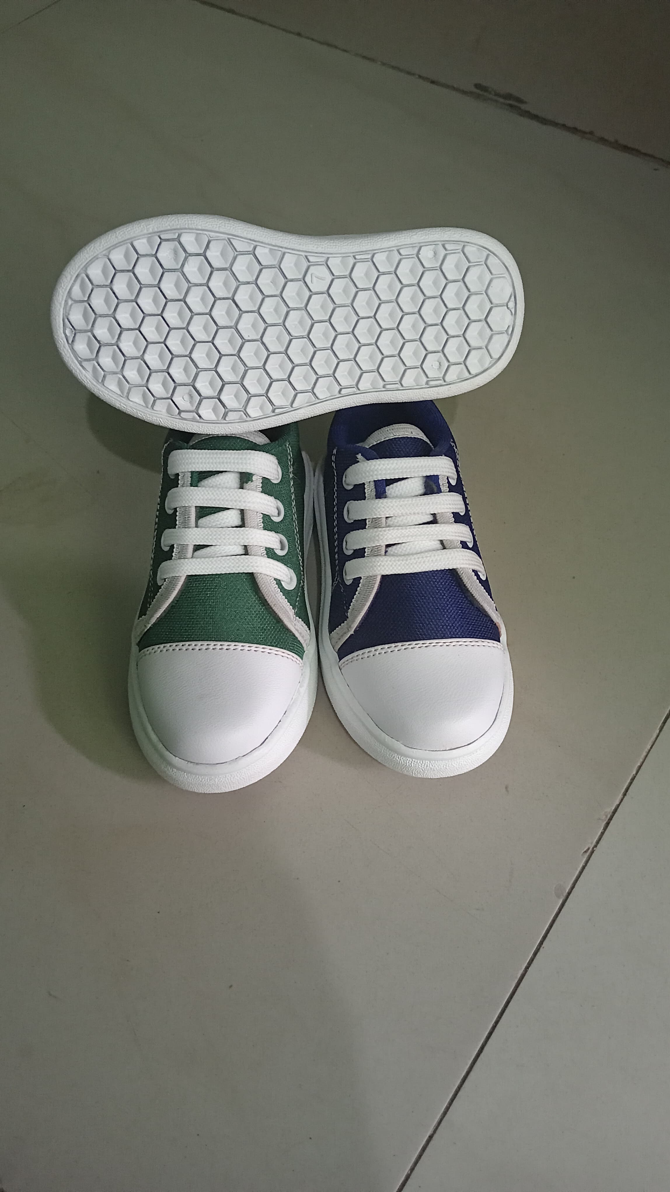 SATURDAY CANVAS SHOES