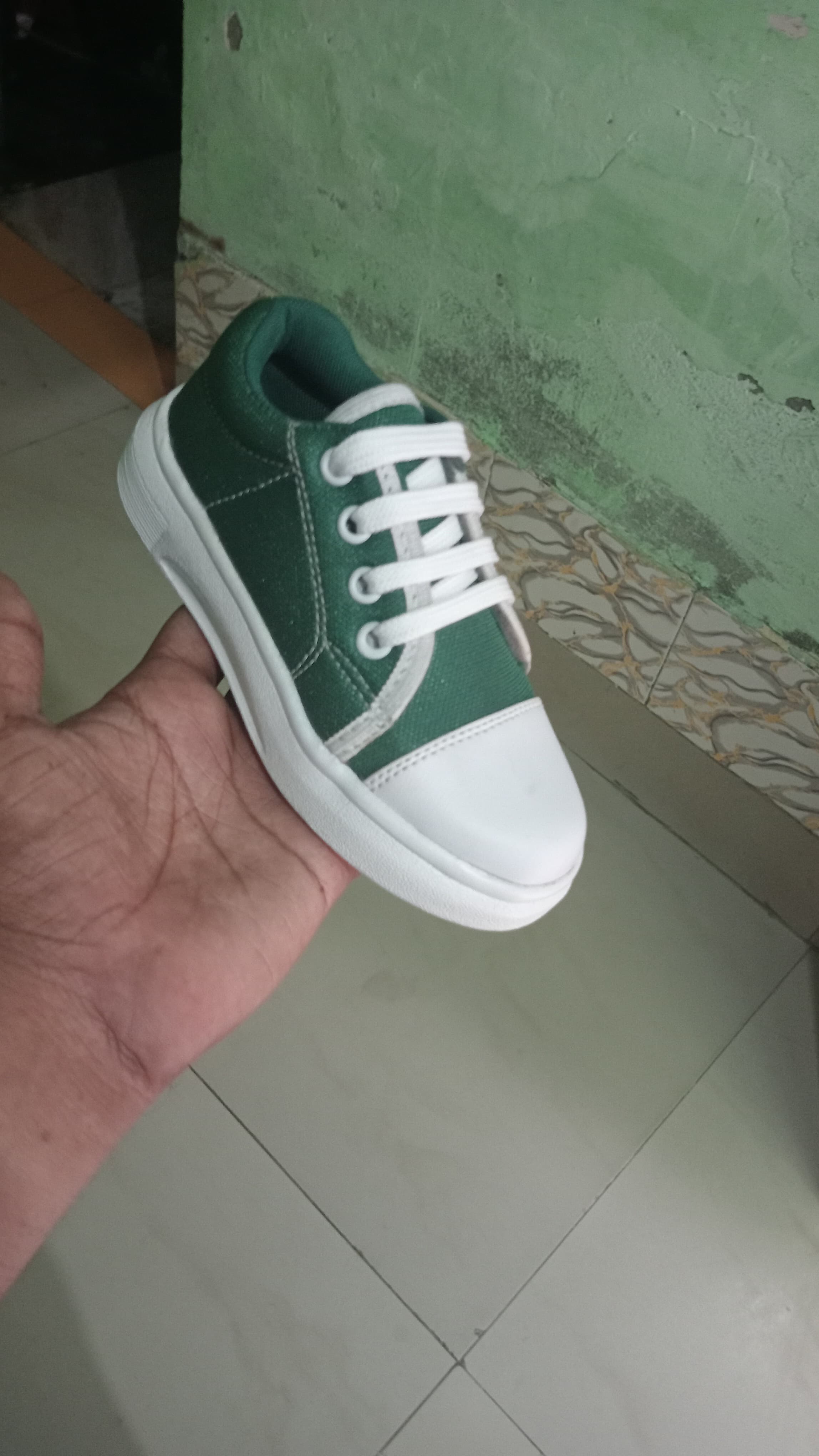 SATURDAY CANVAS SHOES