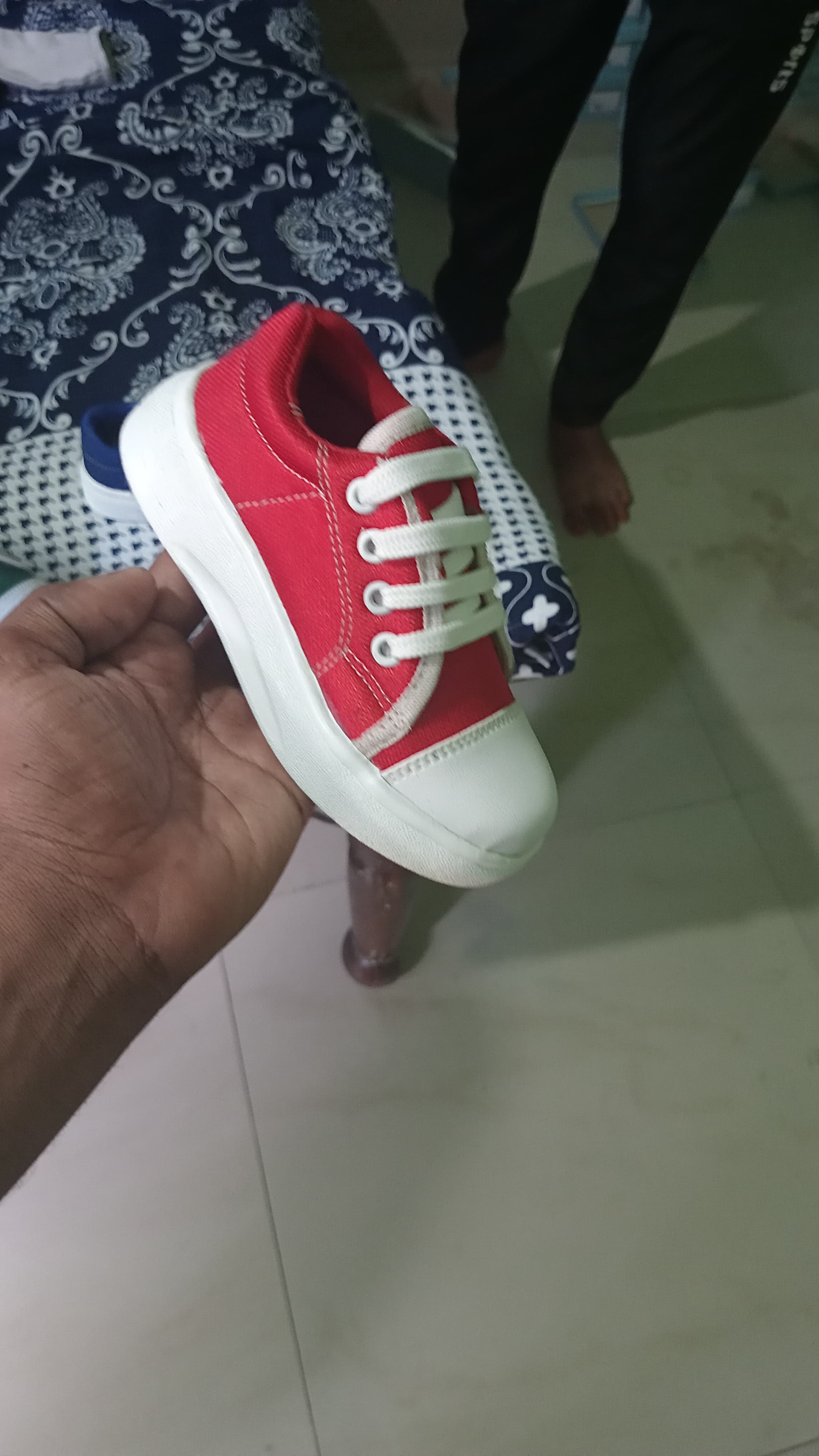 SATURDAY CANVAS SHOES