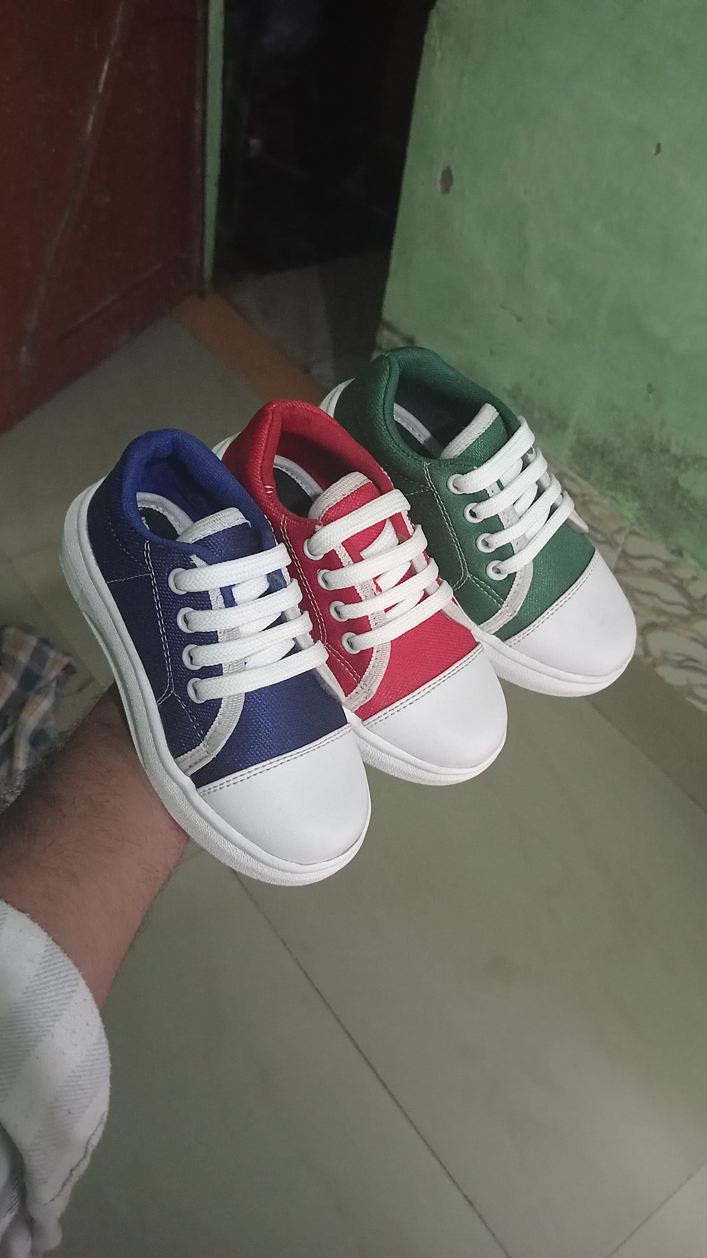 SATURDAY CANVAS SHOES