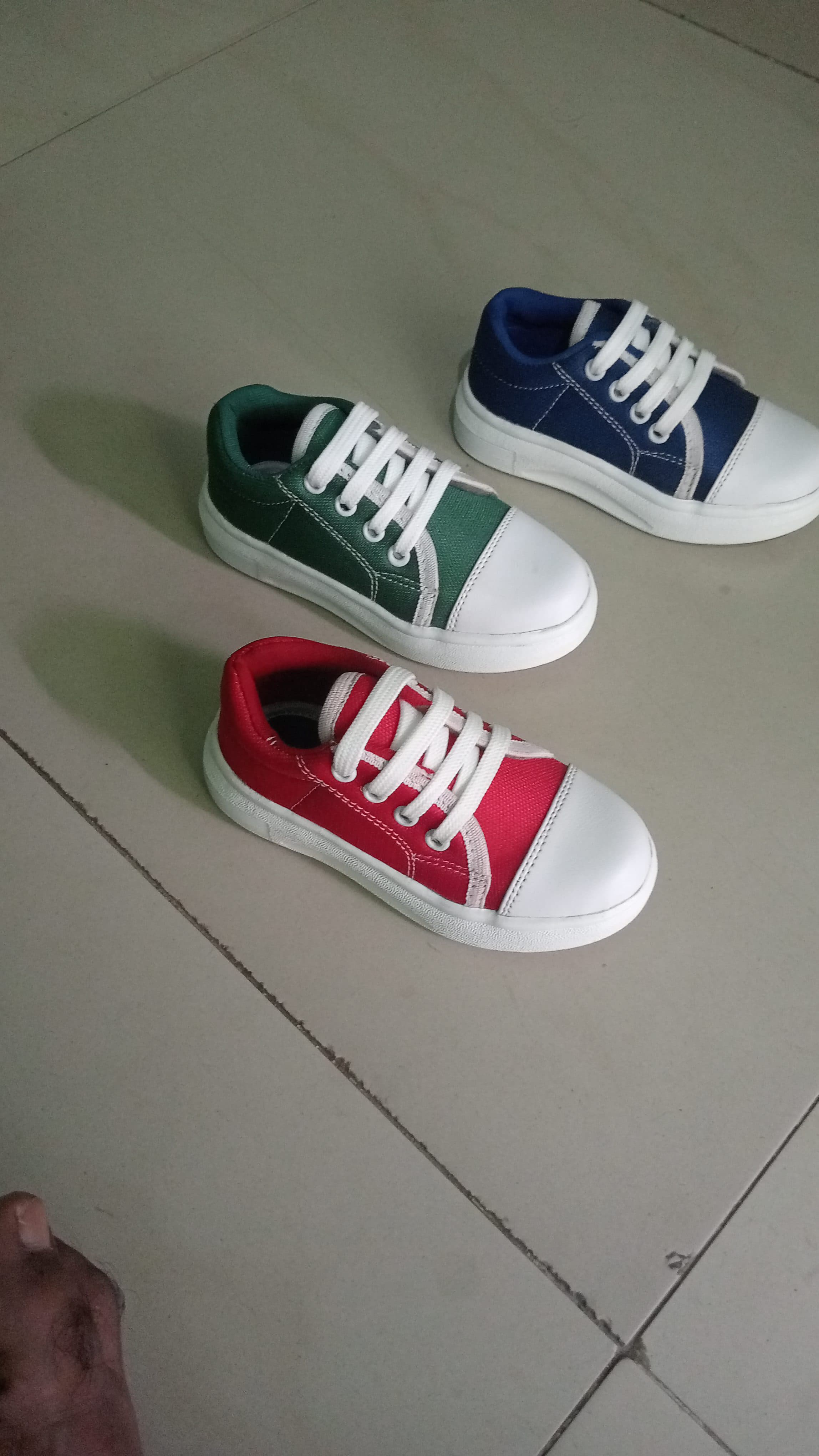 SATURDAY CANVAS SHOES