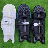 Sixhitters League Moulded Series Batting Pad