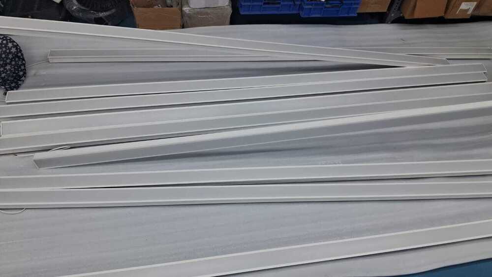 Led Linear Canopy Light - 80w, 2400x50x35mm Aluminium | Cool White, Flat Top Design, Fulham Driver