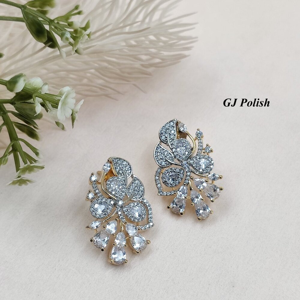 Classic Shiny Shimmering Ad Earring