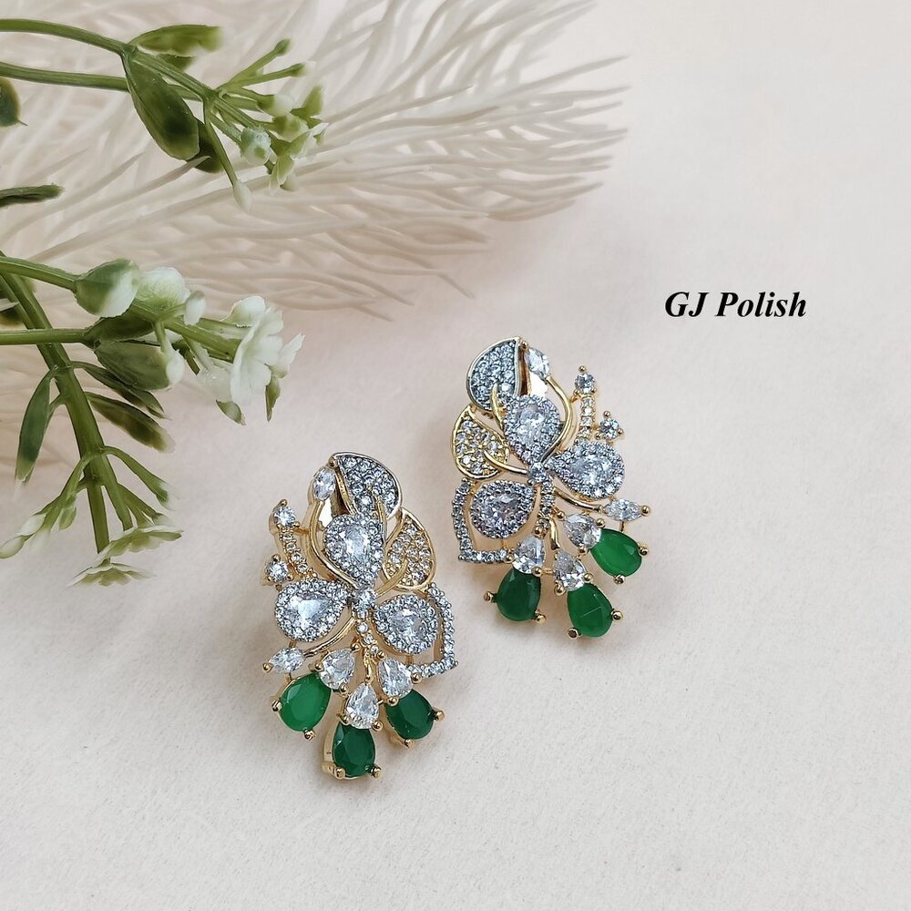 Classic Shiny Shimmering Ad Earring