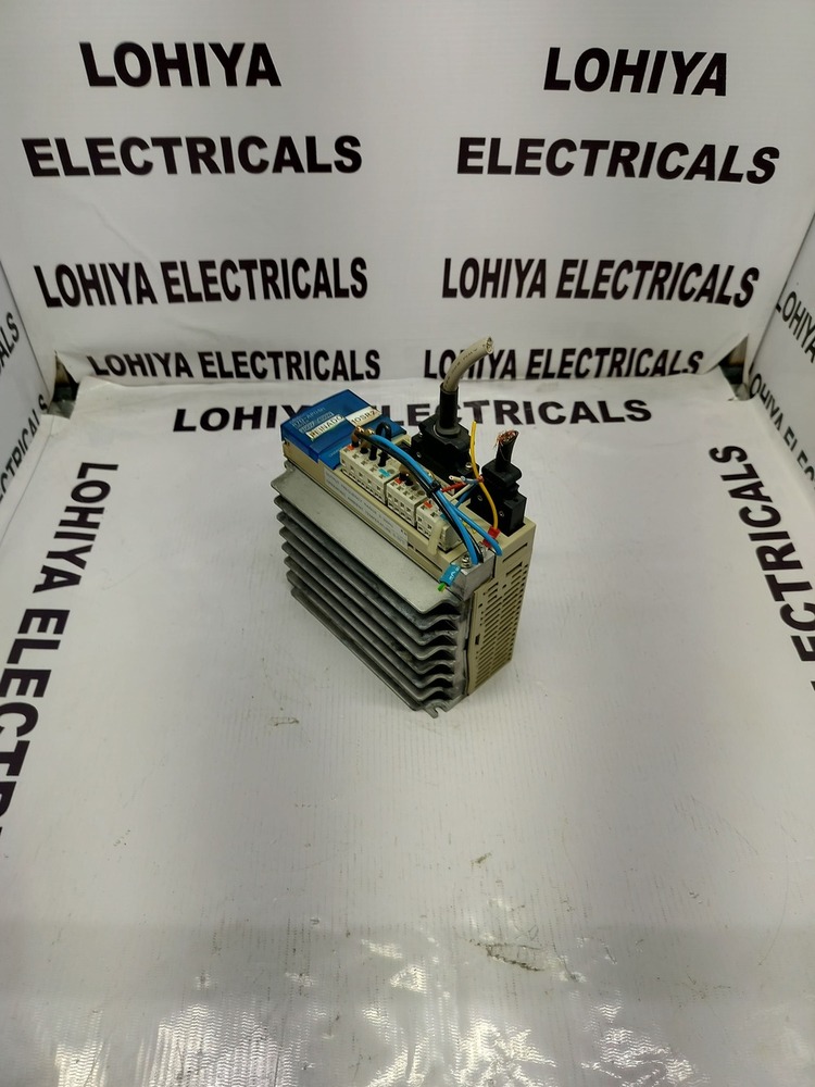 OMRON R7D-AP04H SERVO DRIVE