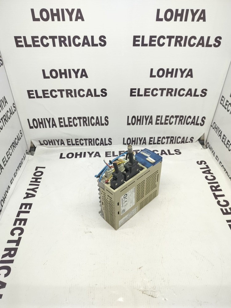 OMRON R7D-AP04H SERVO DRIVE