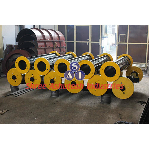 Spun Pipe Making Machine - Color: Yellow & Black