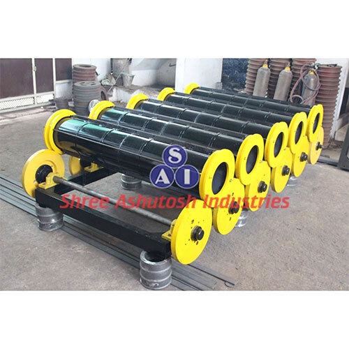 Concrete Pipe Making Machinery - Color: Yellow & Black