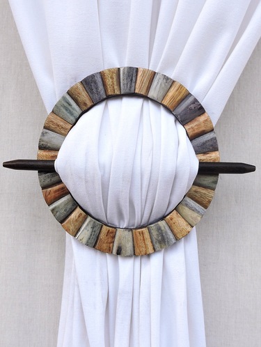 Resin Curtain Holdback - Color: Multicolour