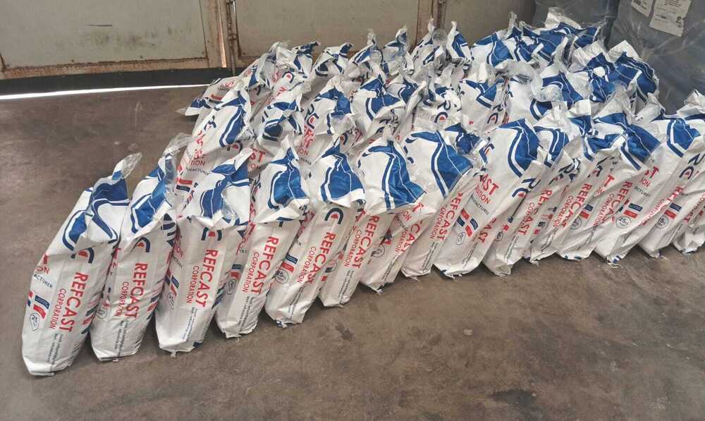 Neutral Ramming Mass - Al2o3 86%, Mgo 12%, Fe2o3 0.1%, Sio2 0.1% | White Powder, High Refractoriness, Corrosion & Erosion Resistant
