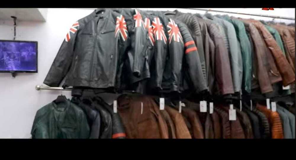 Leather Jacket - Pattern: Plain