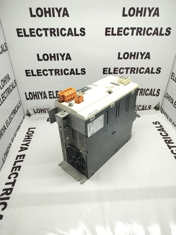 SCHNEIDER LXM32CD72N4 SERVO DRIVE