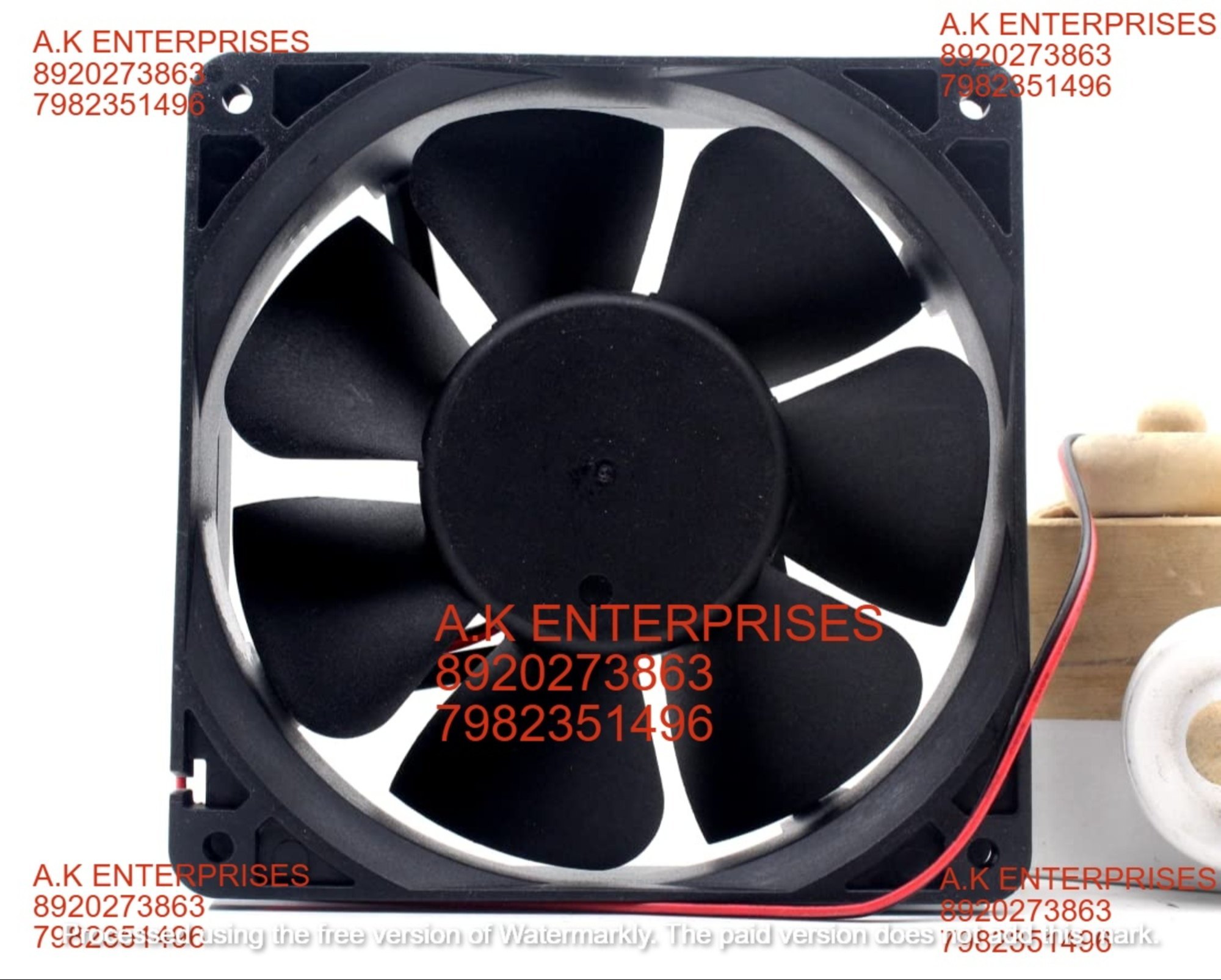 NMB MAT 4715KL-05W-B30 120X120X38MM 24V 0.40A 3300RPM 120CFM NMB 2-Wire Cooling Fan