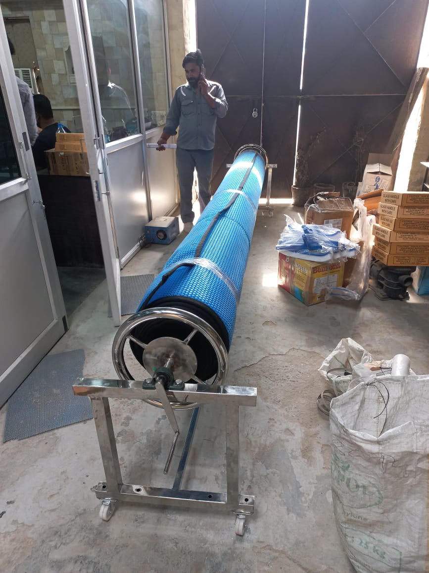 Pool Cover Roller Stand - Color: Silver