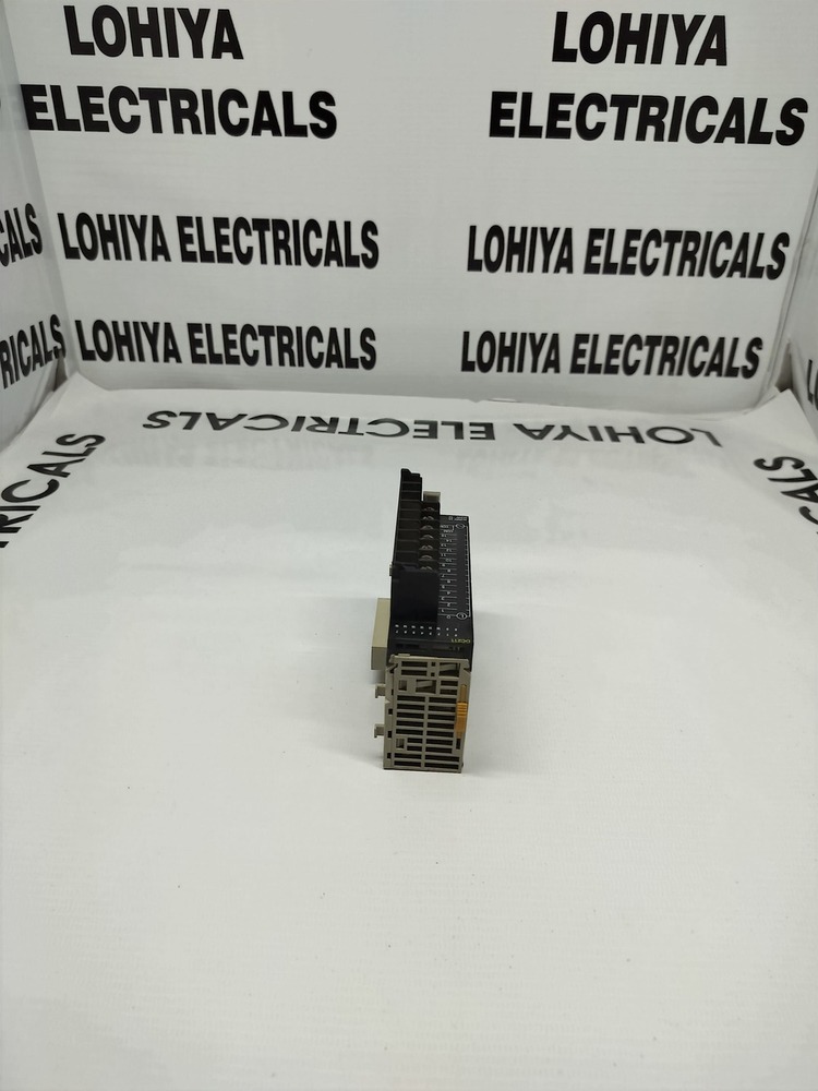 Omron Cj1w-oc211 Output Module