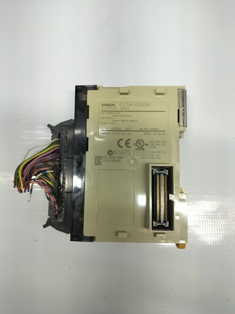 Omron Cj1w-od232 Output Module