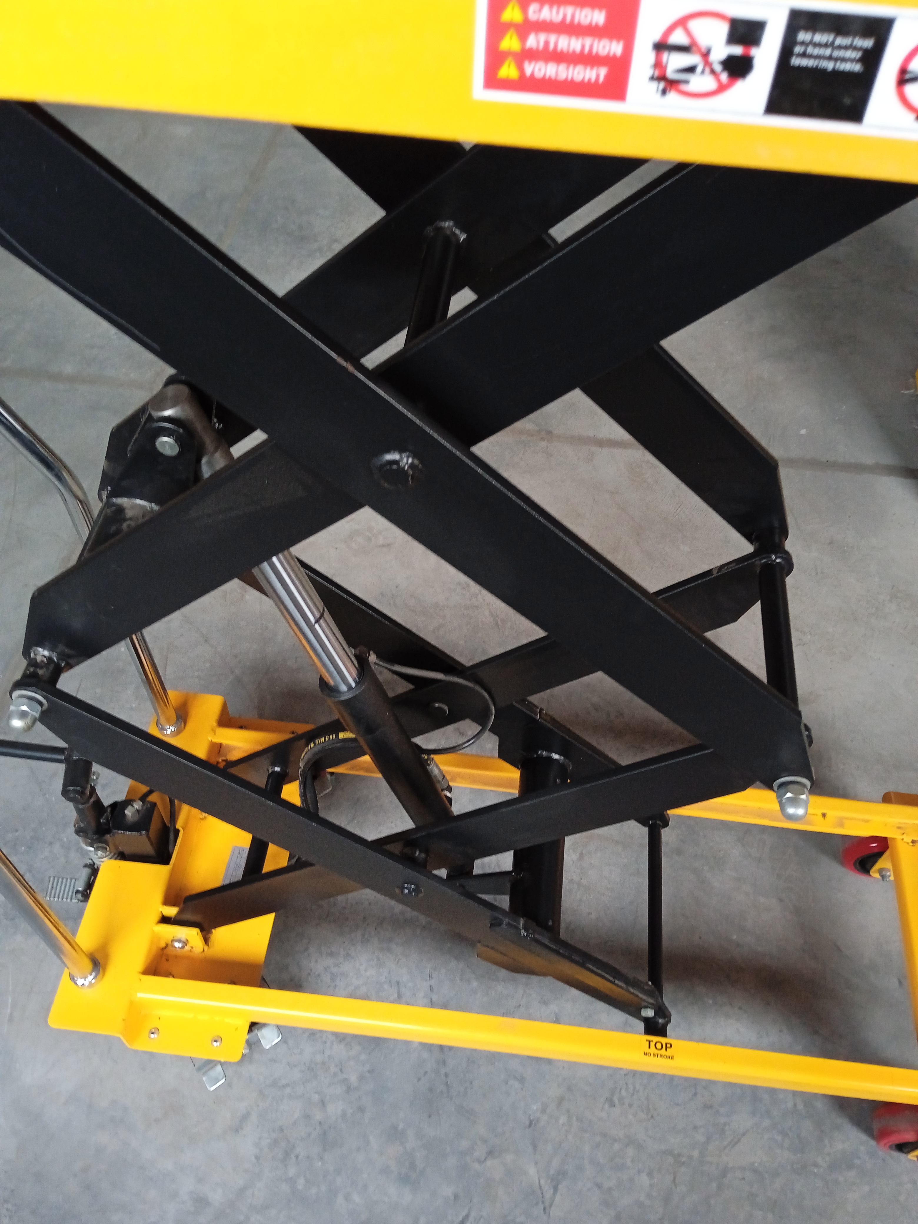 Scissor Lift Tables - Steel Frame, Yellow And Black Design | Hydraulic Operation, Foot Pedal Control, Ergonomic Handle, 1-year Warranty