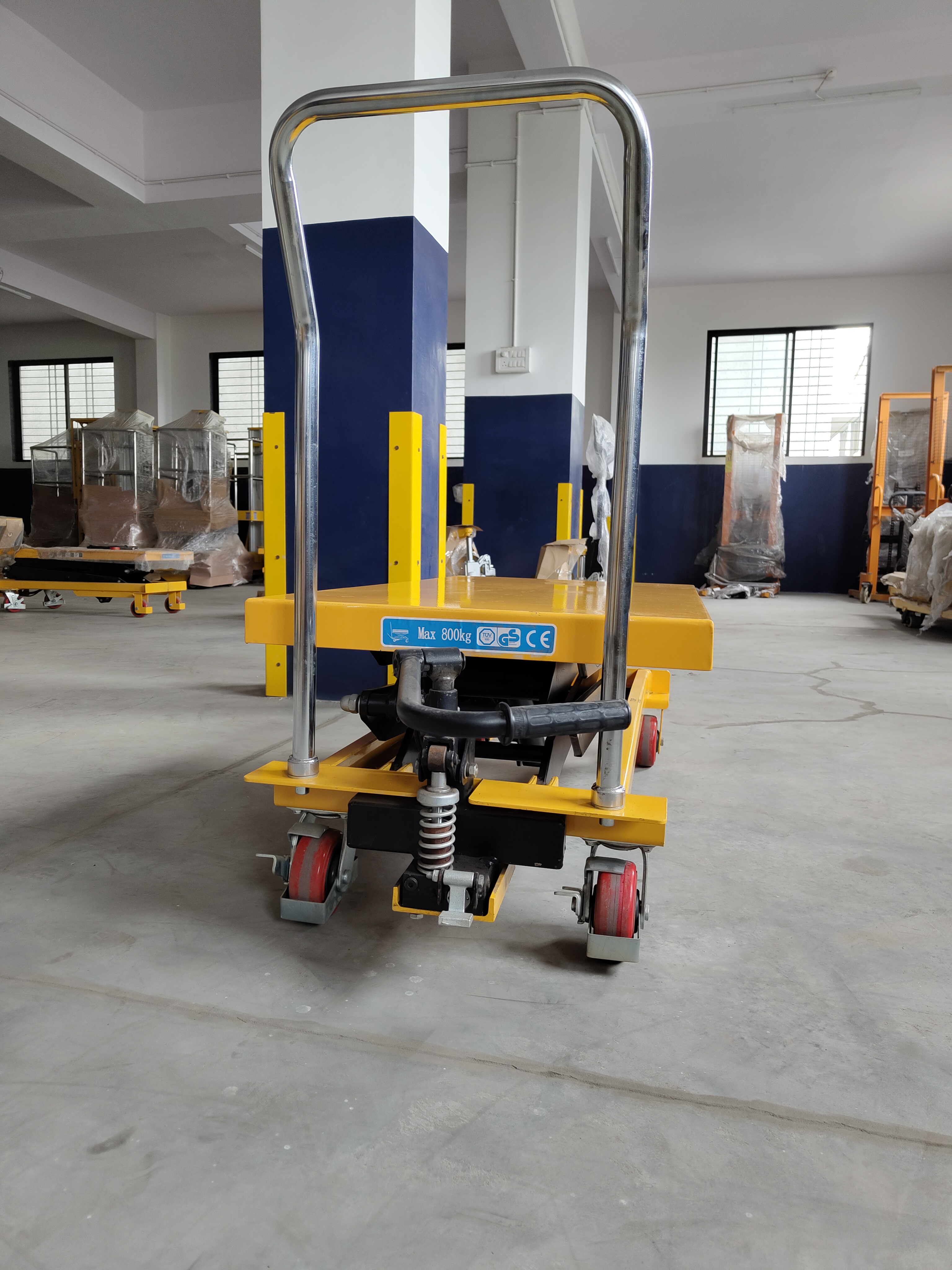 Scissor Lift Tables - Steel Frame, Yellow And Black Design | Hydraulic Operation, Foot Pedal Control, Ergonomic Handle, 1-year Warranty