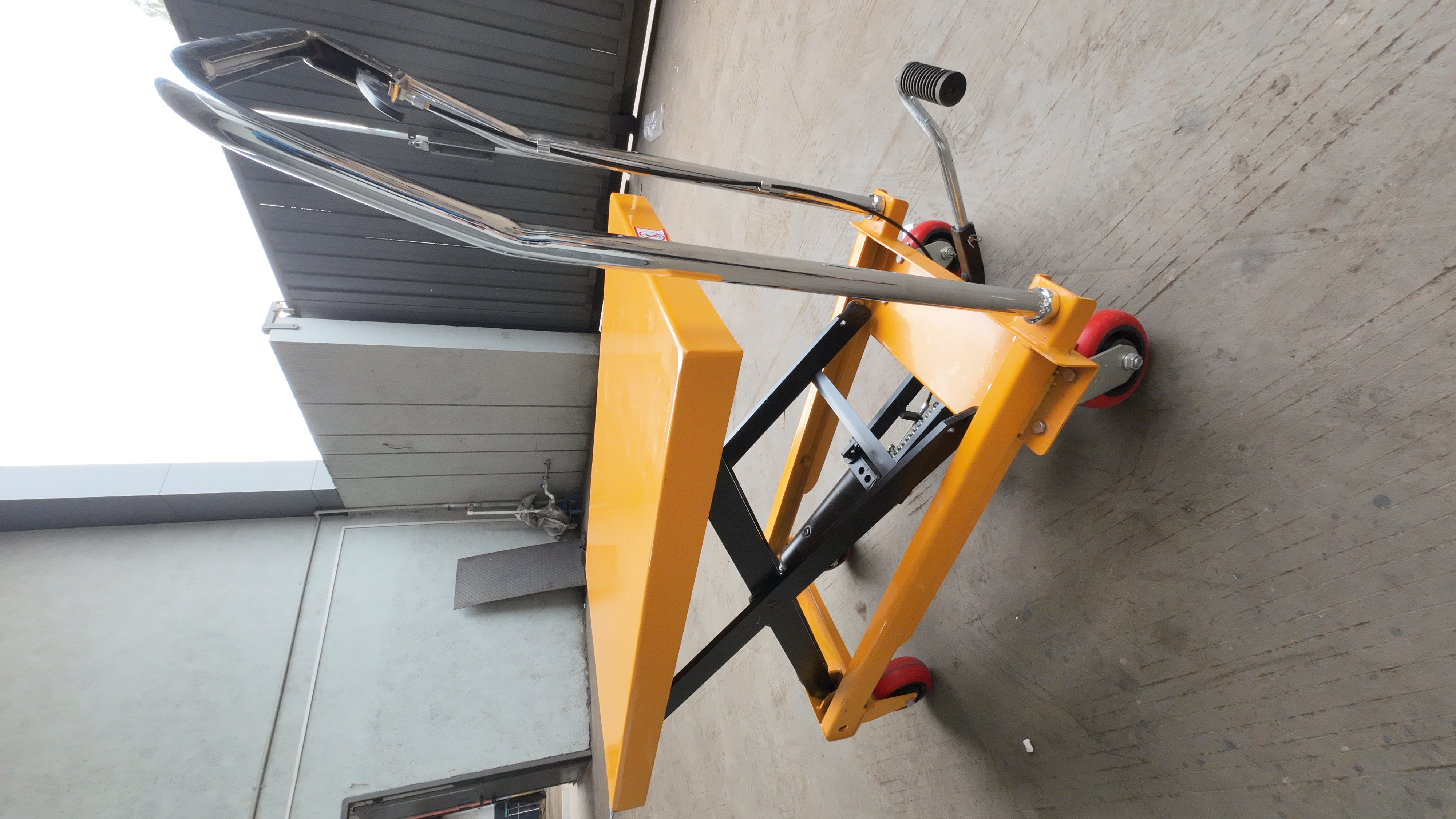 Hydraulic Scissor Table Truck - Attributes: Strong