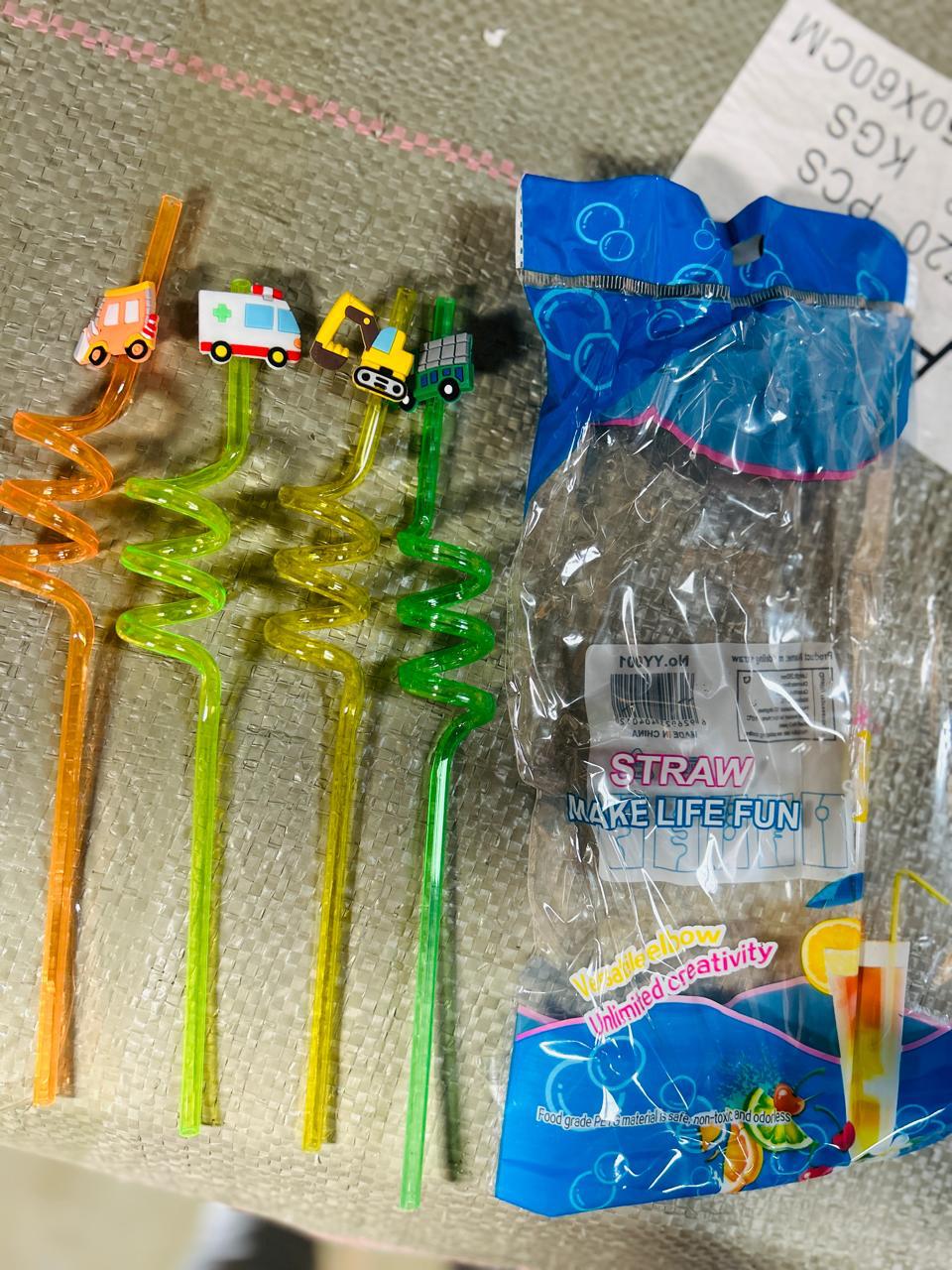 Straw Pipe - Color: Multicolor