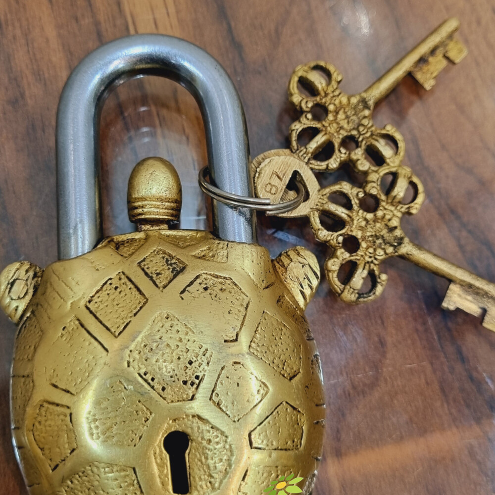 Aakrati Antique Of Tortoise Figure Padlock (Yellow)