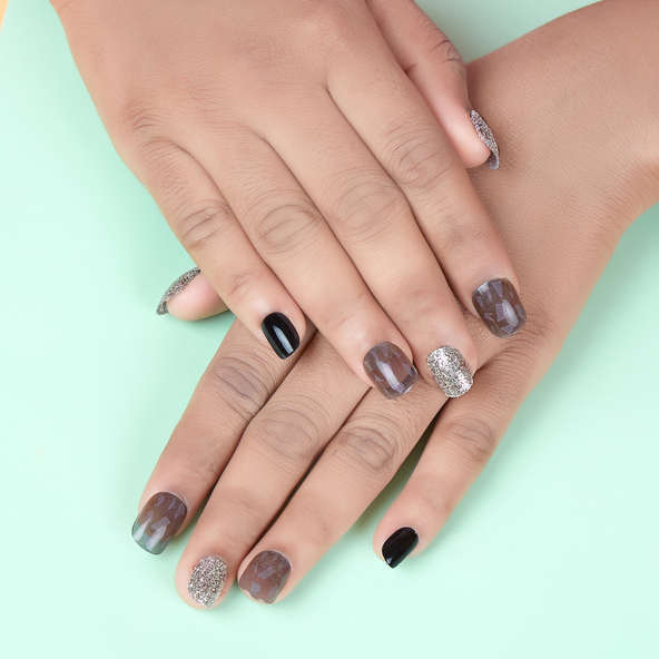 CherryBox 24 Nails Glossy Black Daily False Nails with Silver Glitter Short Squoval Fake Fingernails Salon Manicure Acrylic Nail Art Tps for Women Girls (Jelly Glue Adhesive Tabs and Glue Included).