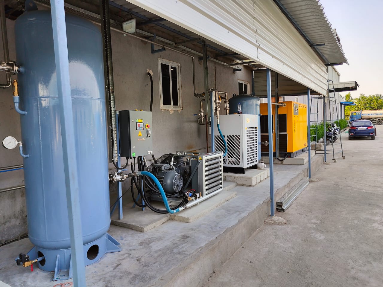 Refrigerated Air Dryer - Color: Blue