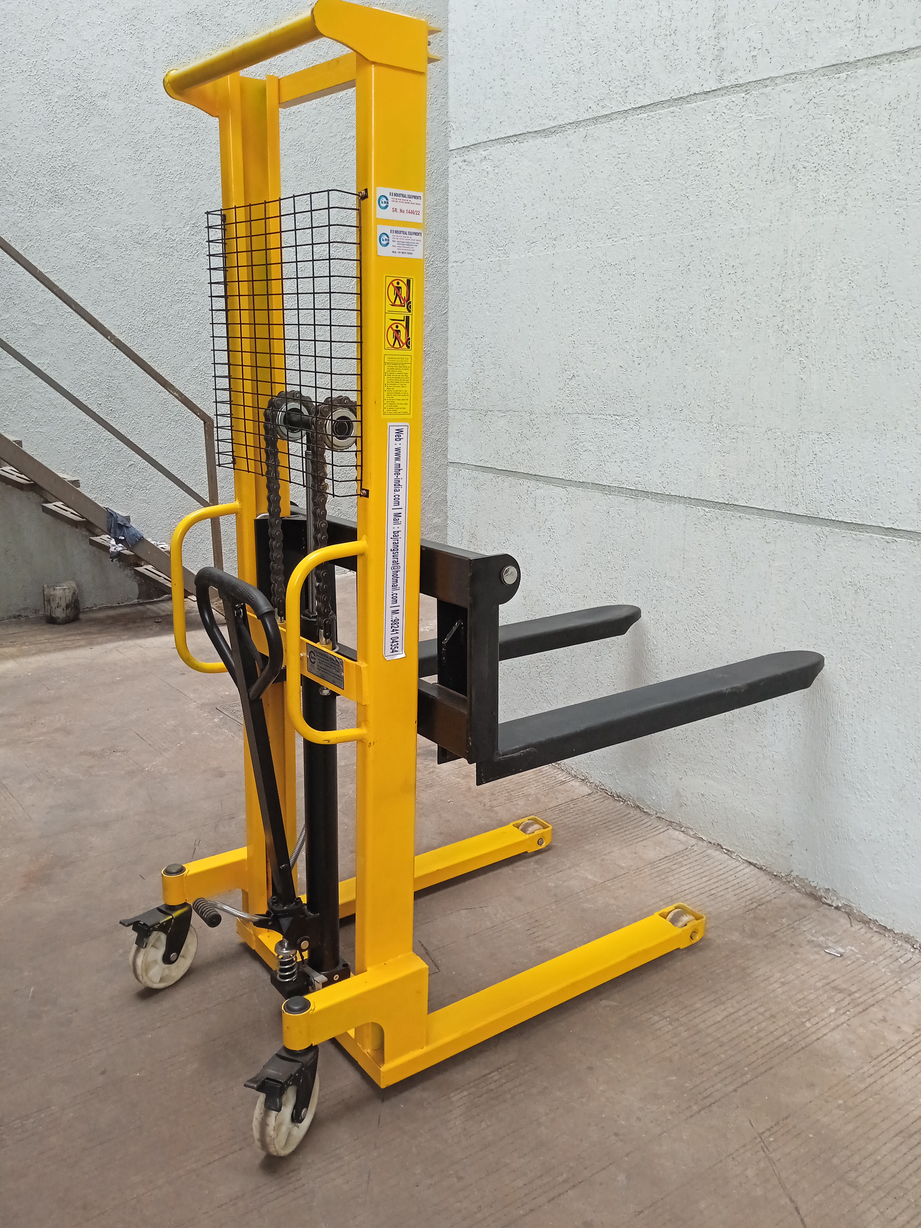 Mild Steel Manual Stacker Machine