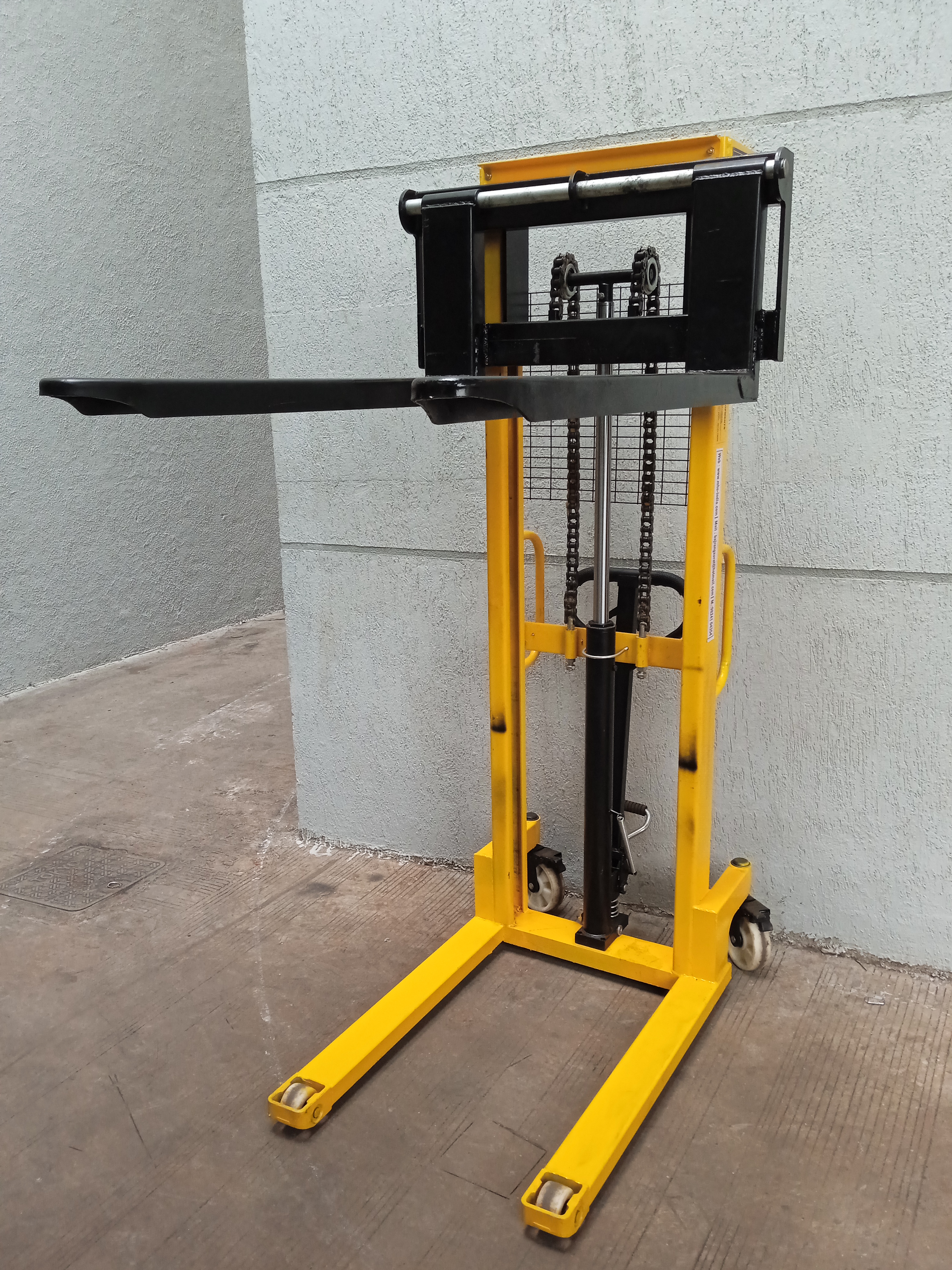 Mild Steel Manual Stacker Machine