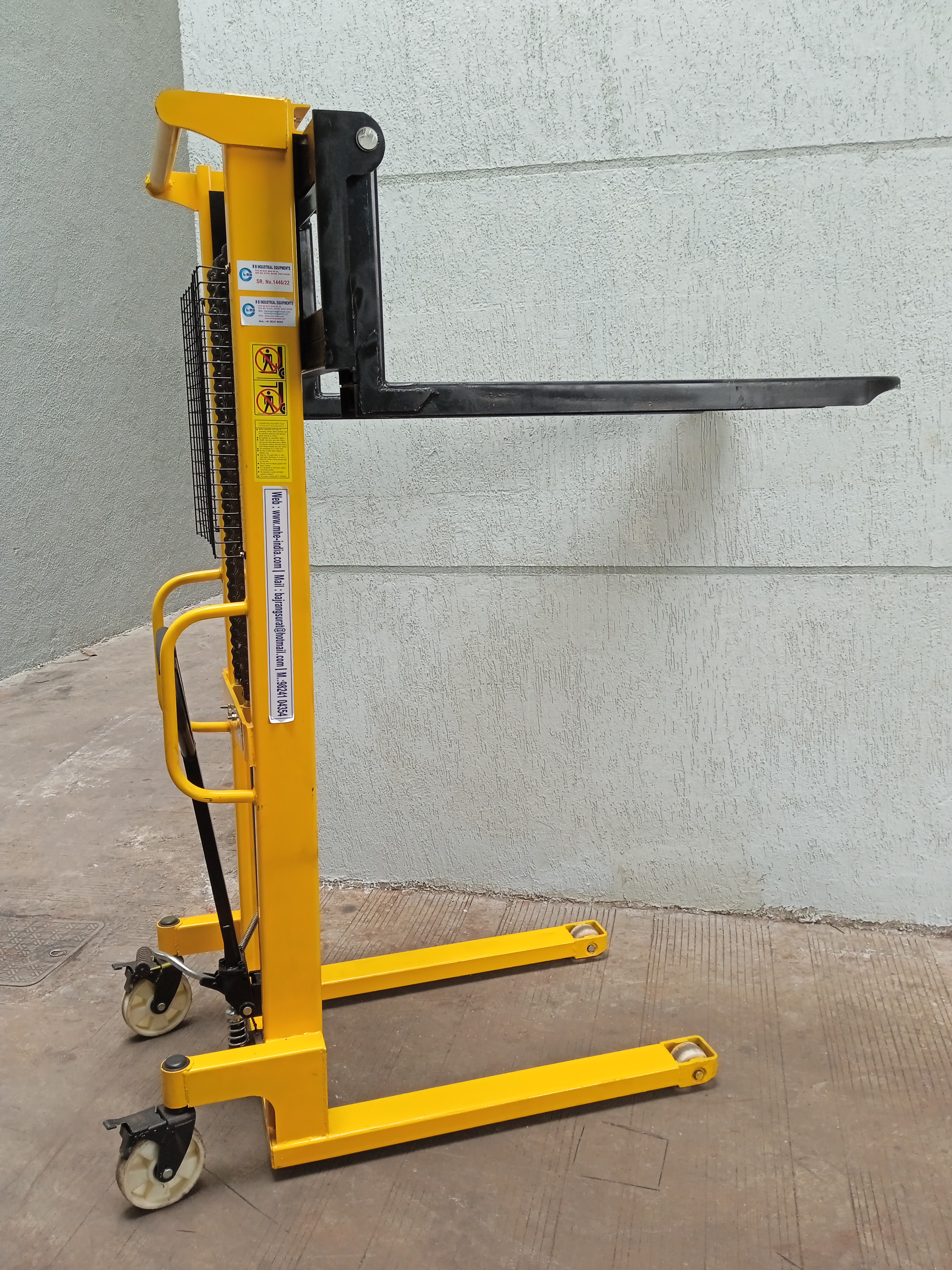 Mild Steel Manual Stacker Machine