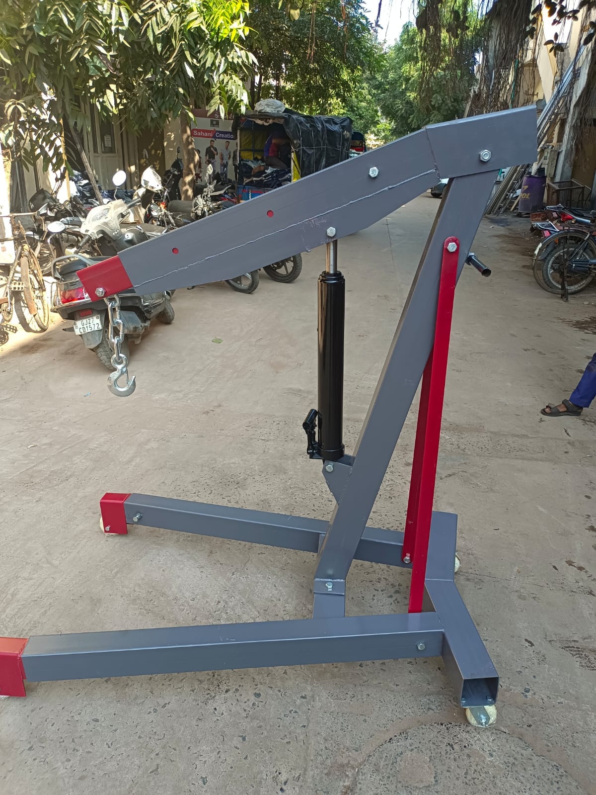 Floor Cranes - Mild Steel, Standard Size, Grey | 3-ton Capacity, Heavy-duty Design, Manual Hand/foot Pump, Smooth Maneuverability