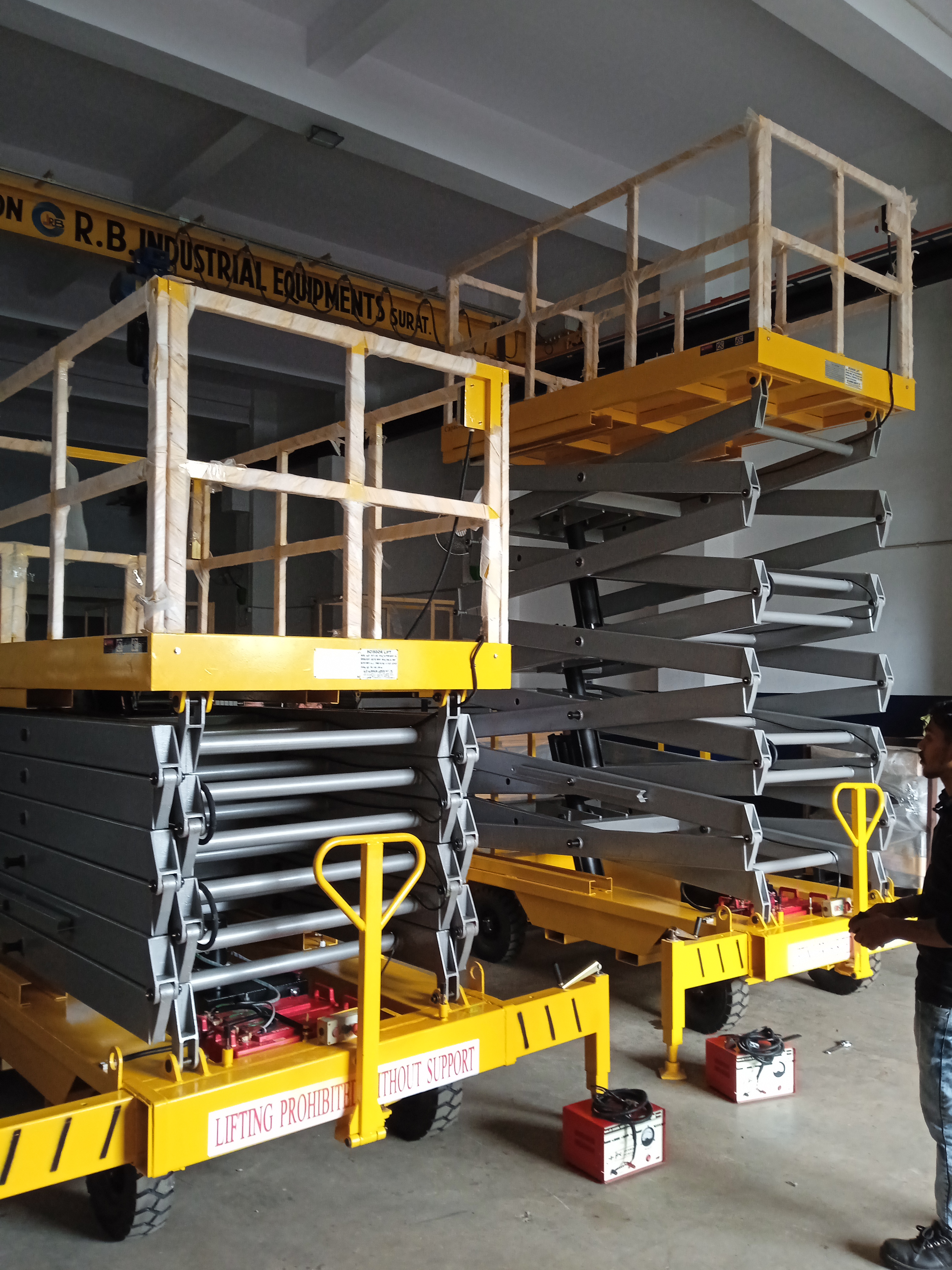 Manual Scissor Lift 