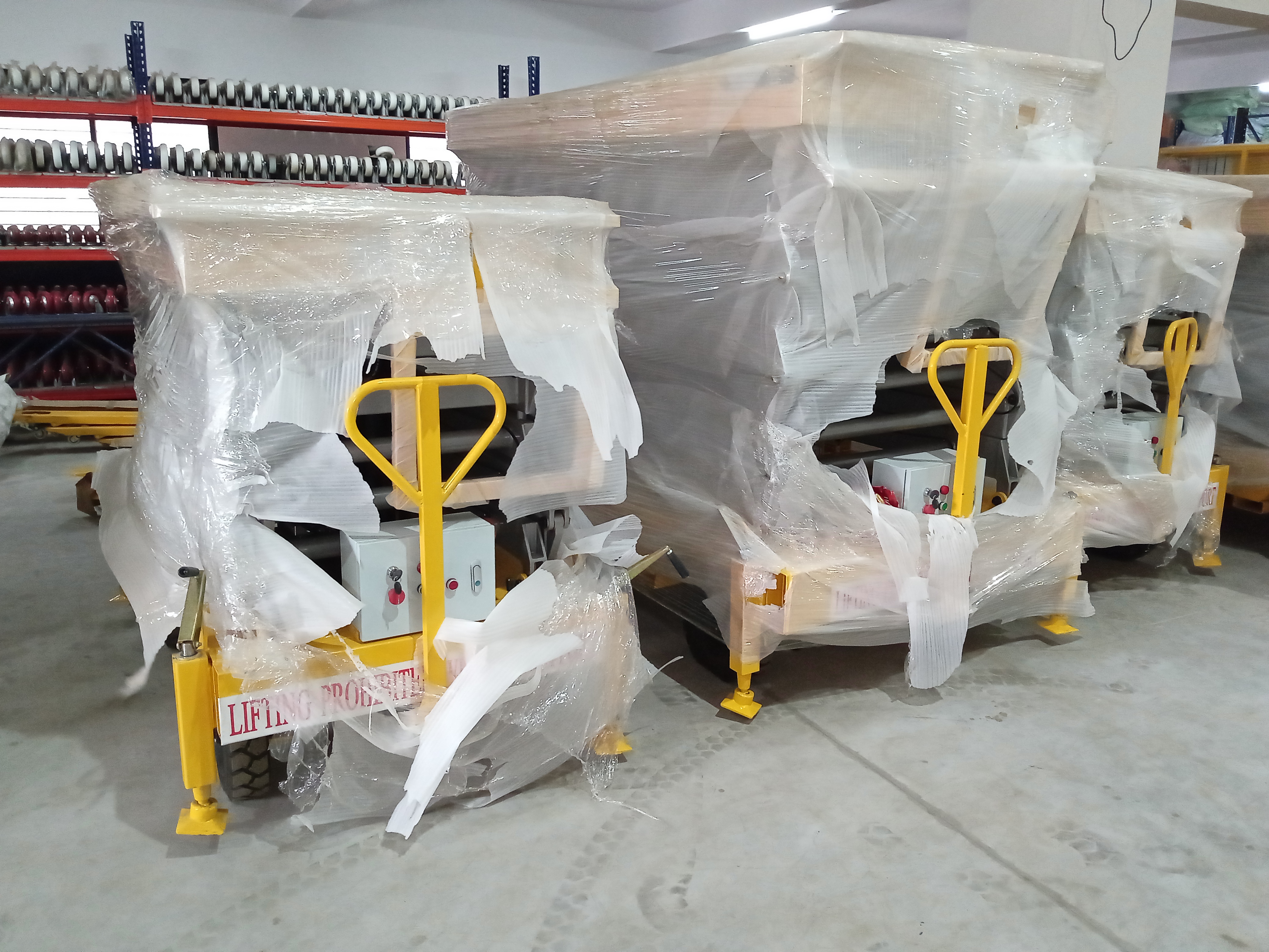 Electric Scissor Access Platform - Attributes: Strong