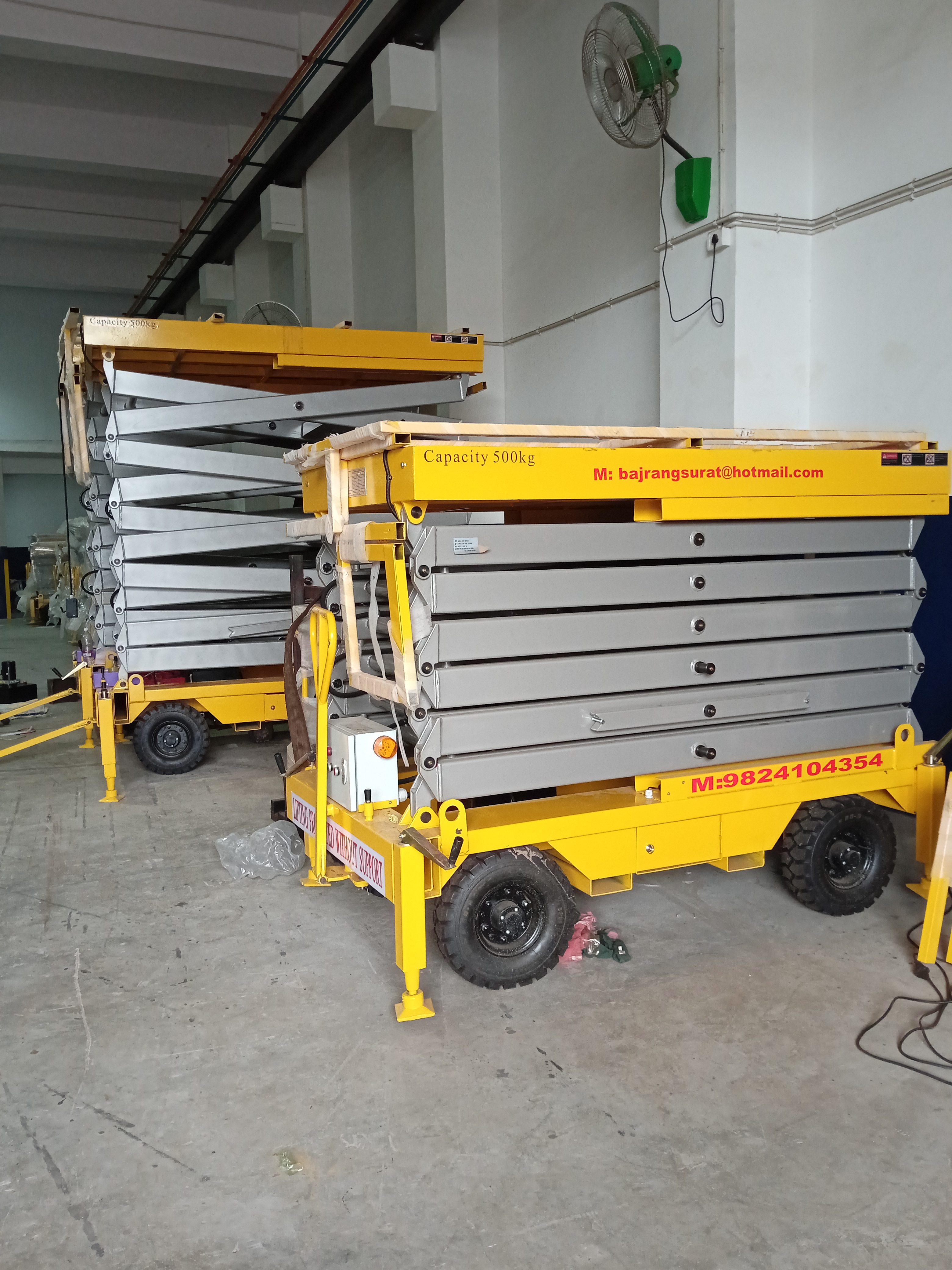 Electric Scissor Access Platform - Attributes: Strong