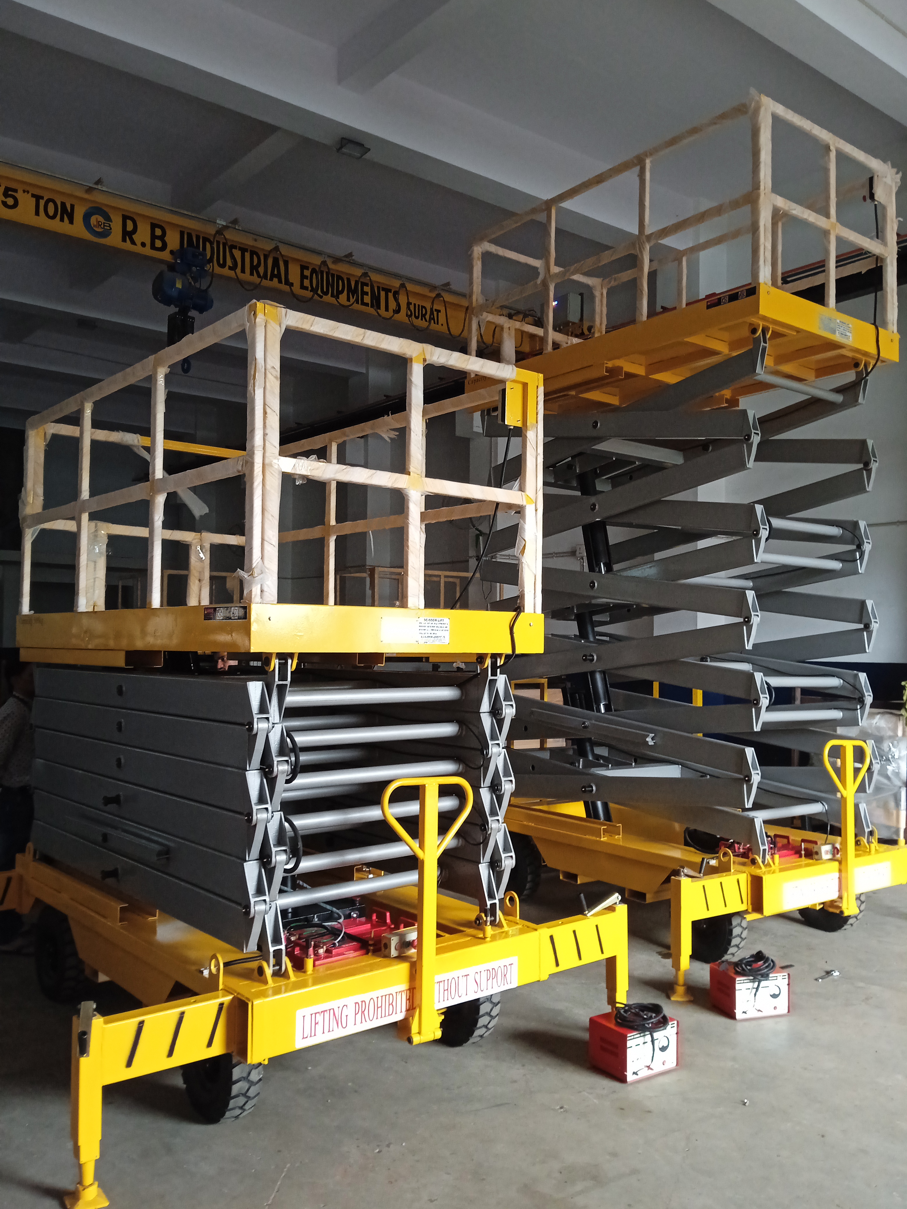 Scissor Platform - Attributes: Strong