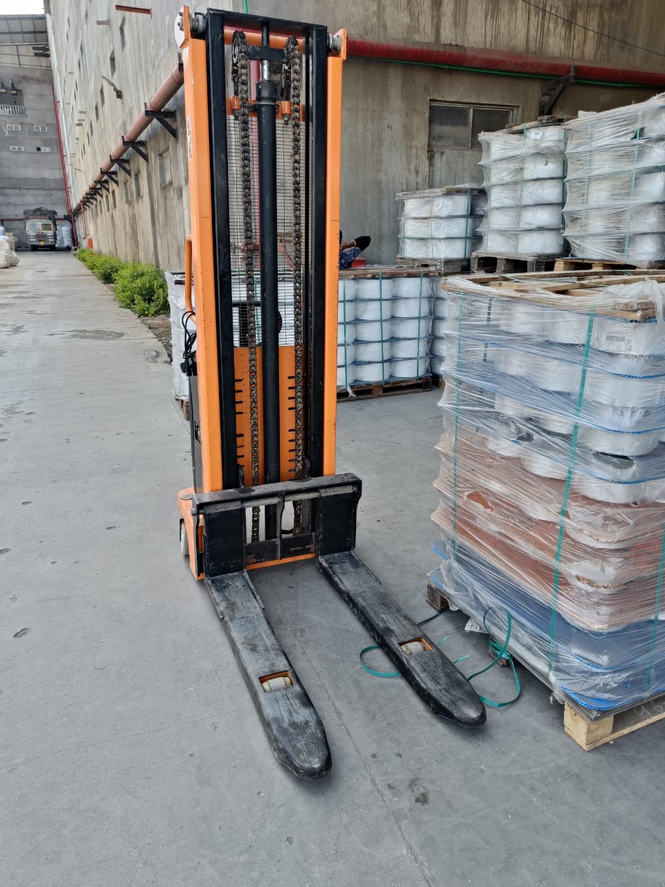 Mild Steel Electric Stacker , Dc