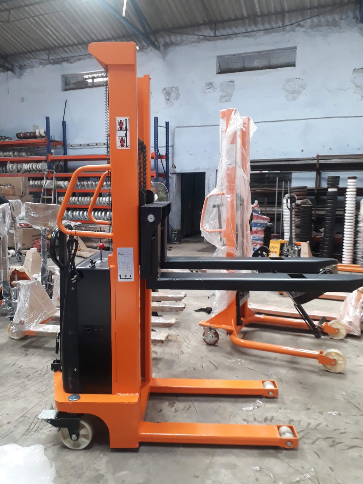 Mild Steel Electric Stacker , Dc