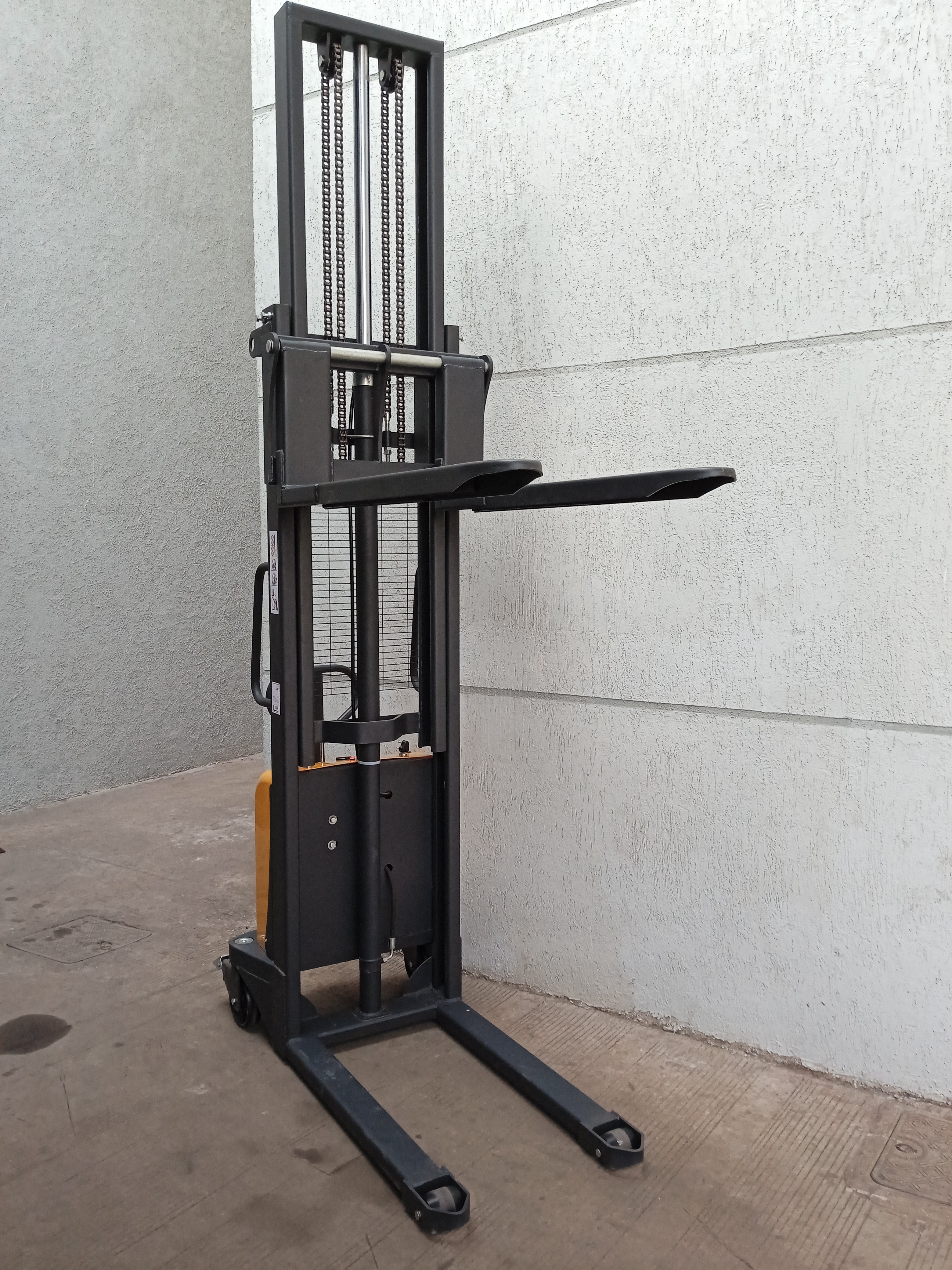 Semi Battery Stacker By R B Industrial Equipments