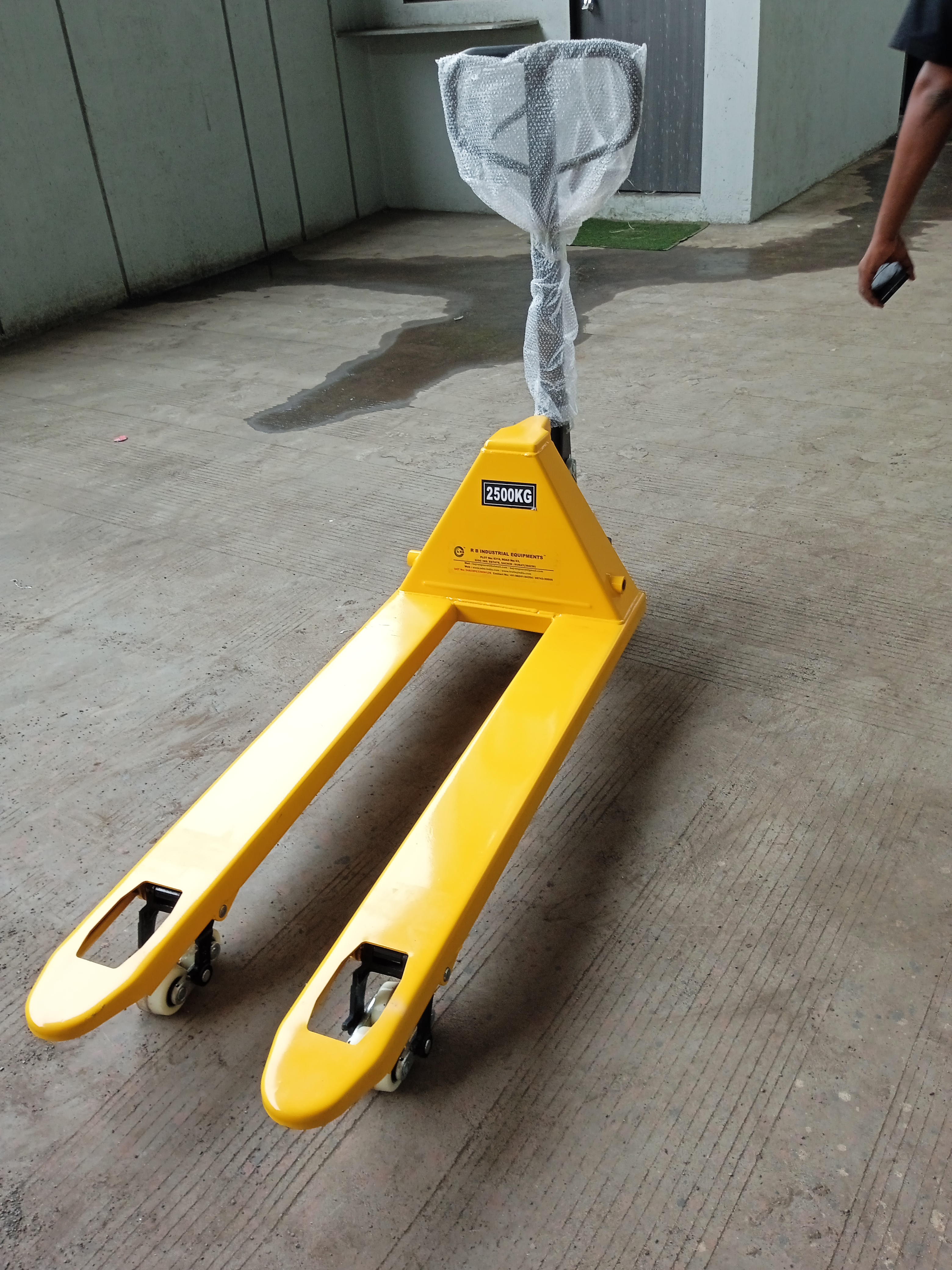 Hydraulic Hand Pallet Truck 2.5 Ton