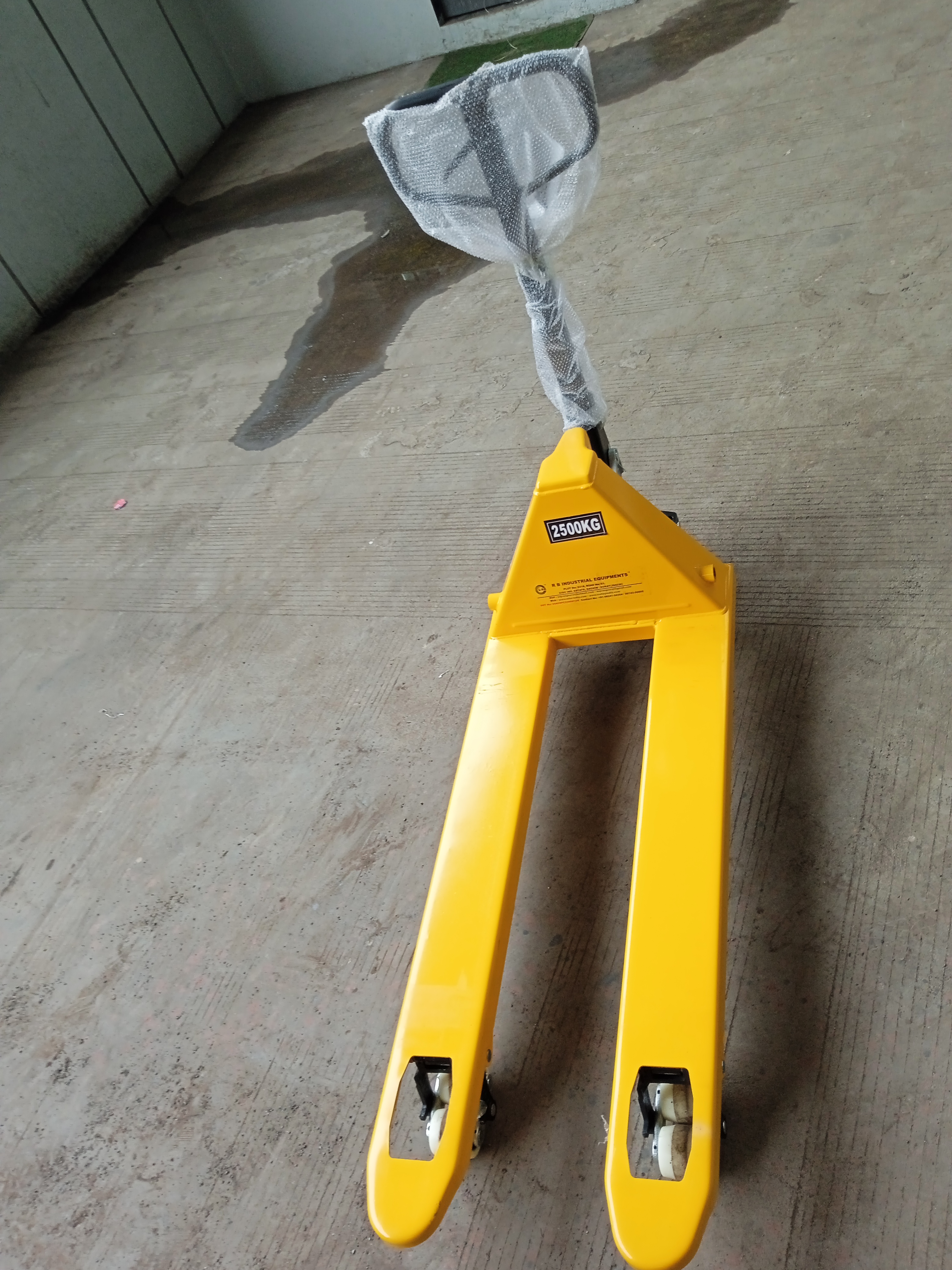 Hydraulic Hand Pallet Trucks 3 Ton - Attributes: Strong